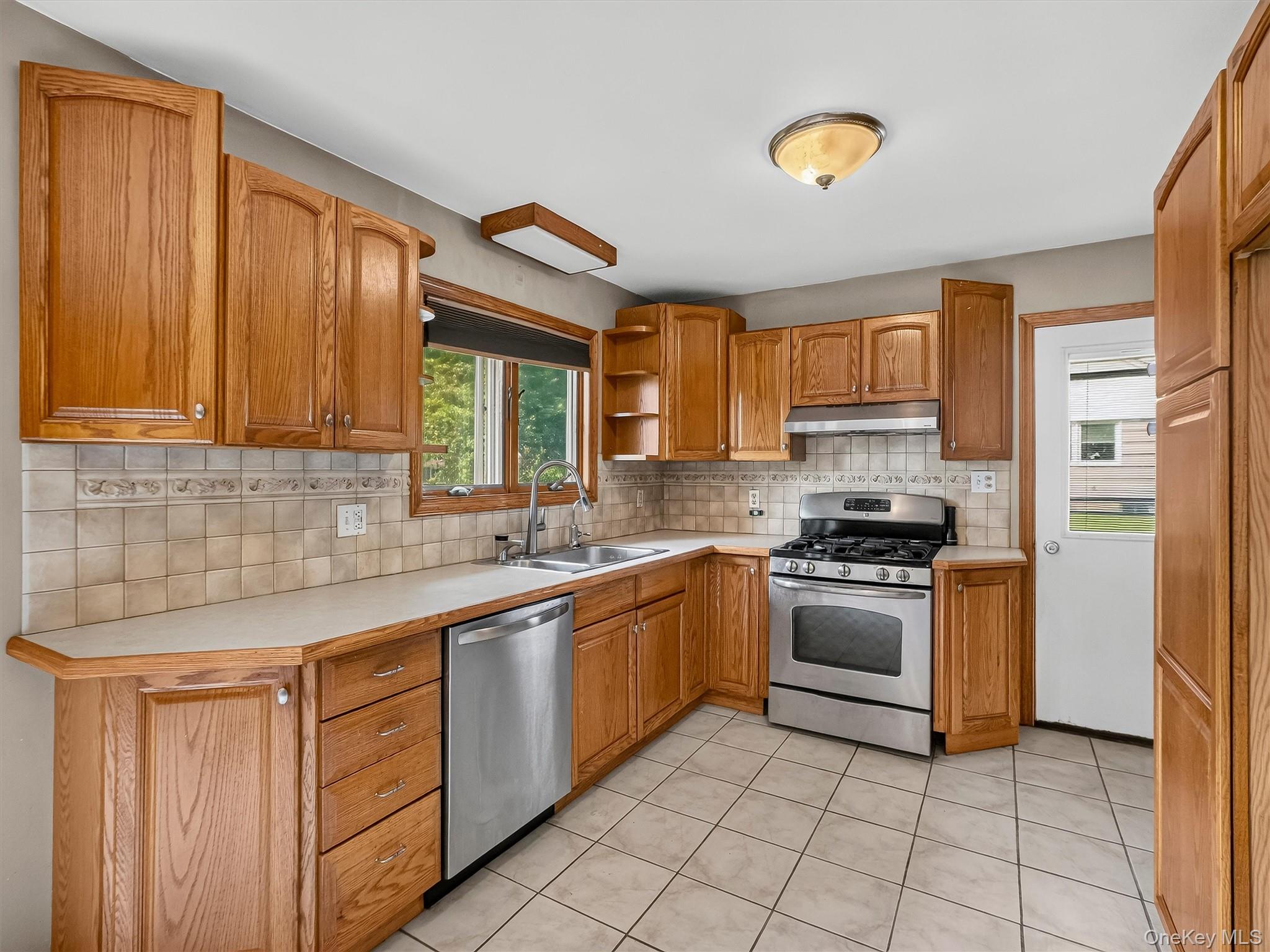 12 Elmwood Drive Property Photo 2