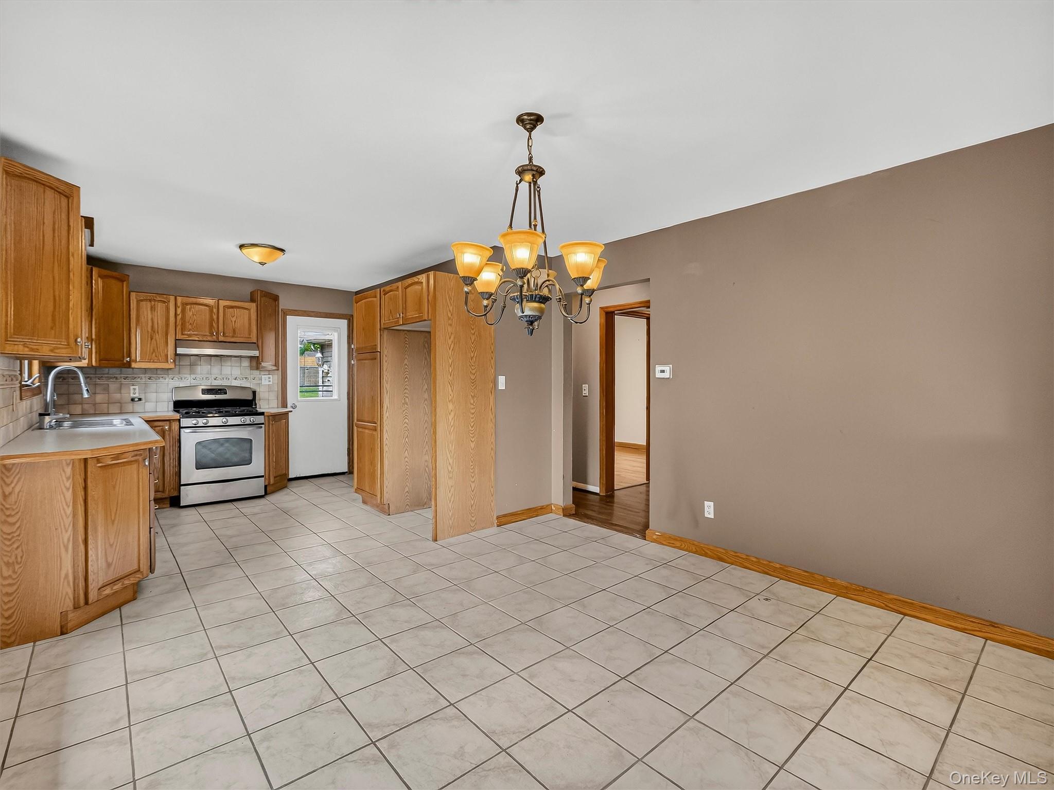 12 Elmwood Drive Property Photo 4