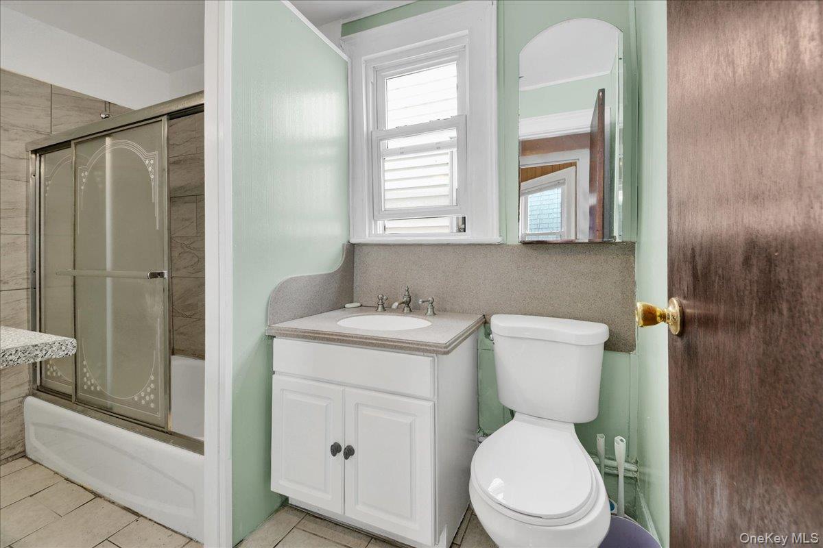 681 E 243rd Street Property Photo 17