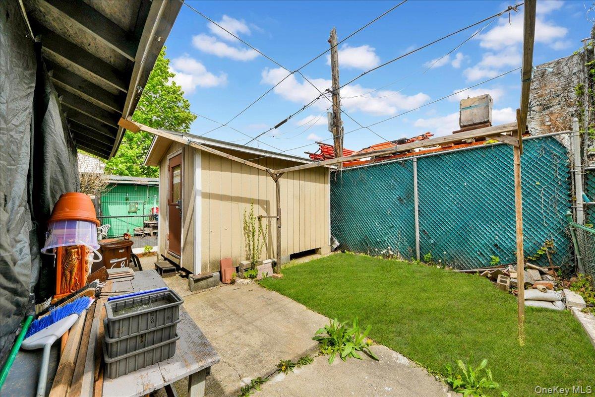 681 E 243rd Street Property Photo 26