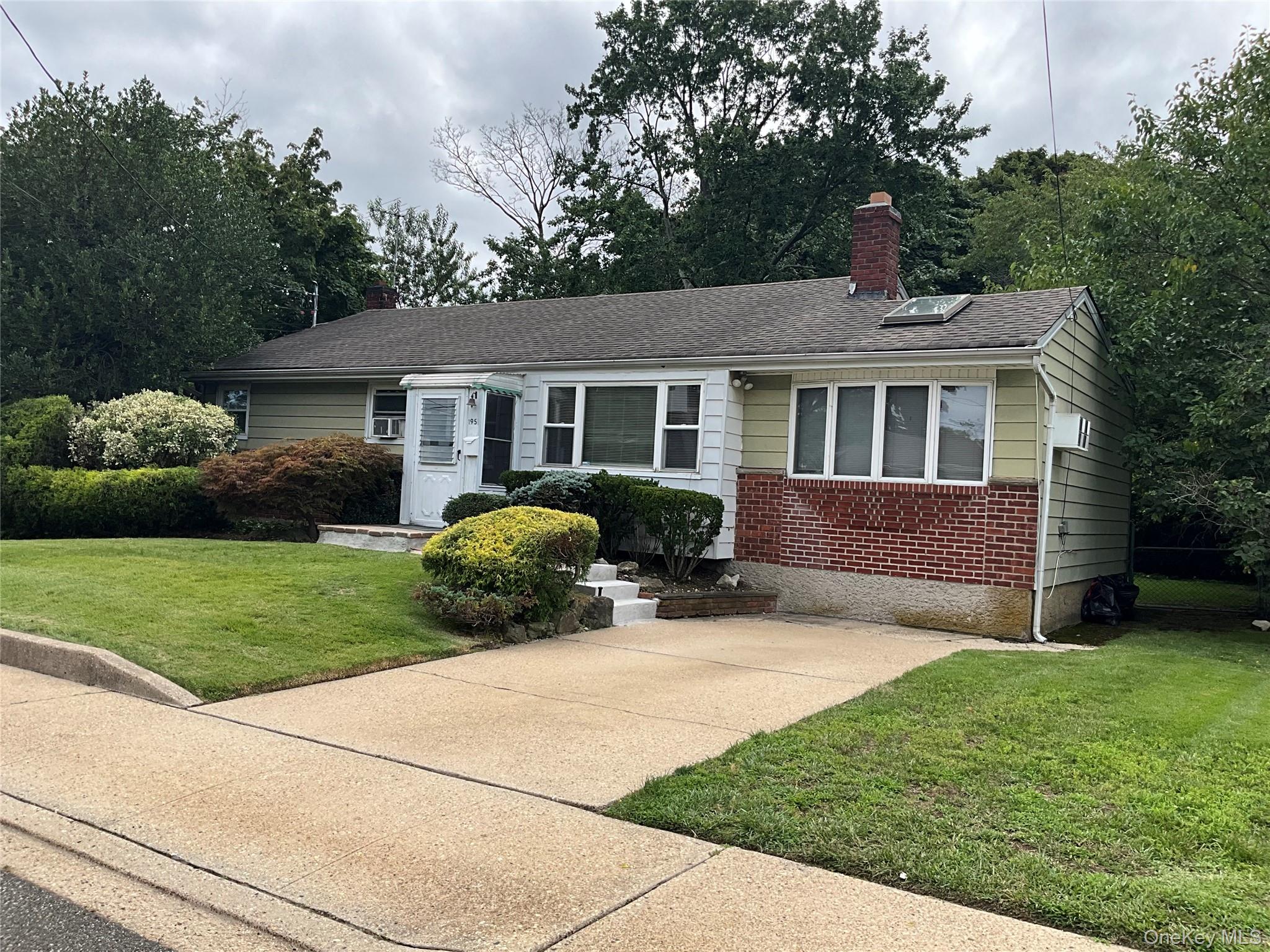 195 Central Park Road Property Photo 1