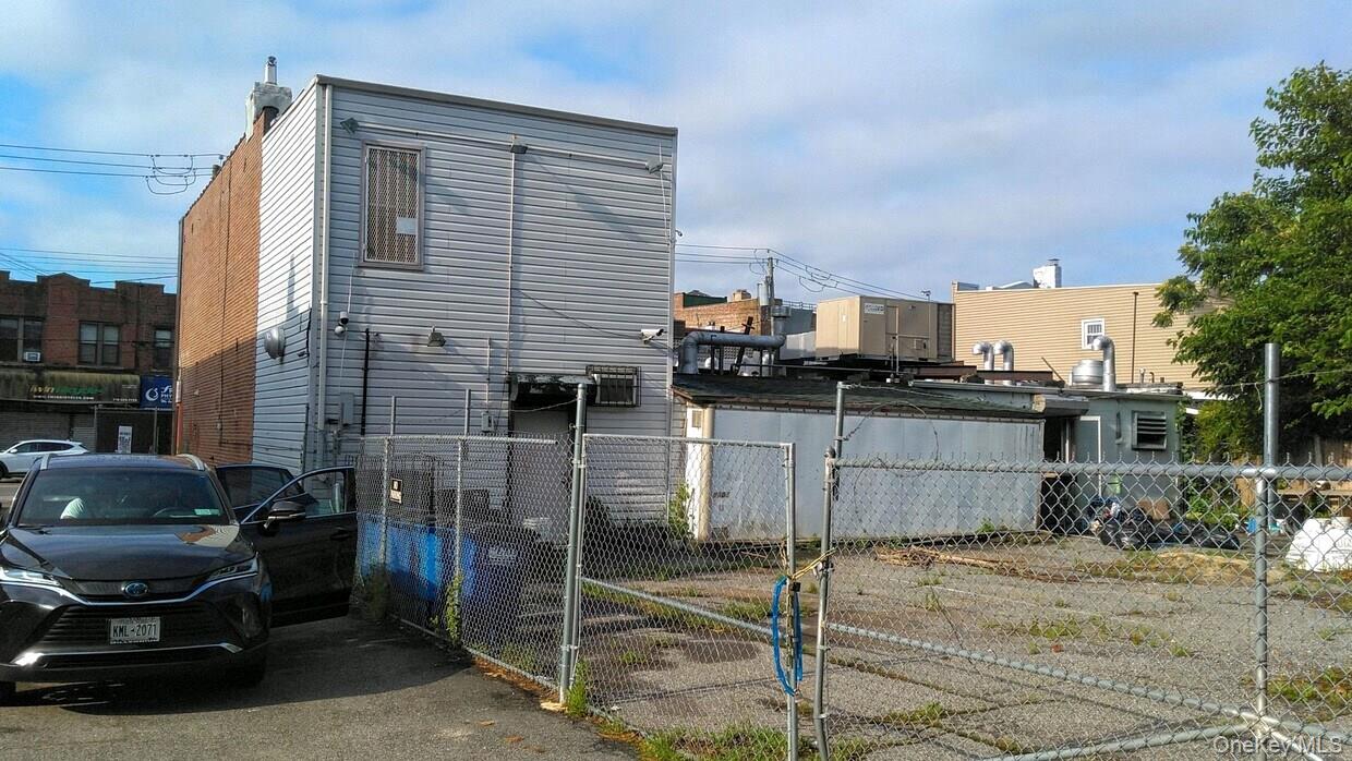 75-11 75-13 Metropolitan Avenue Property Photo 12