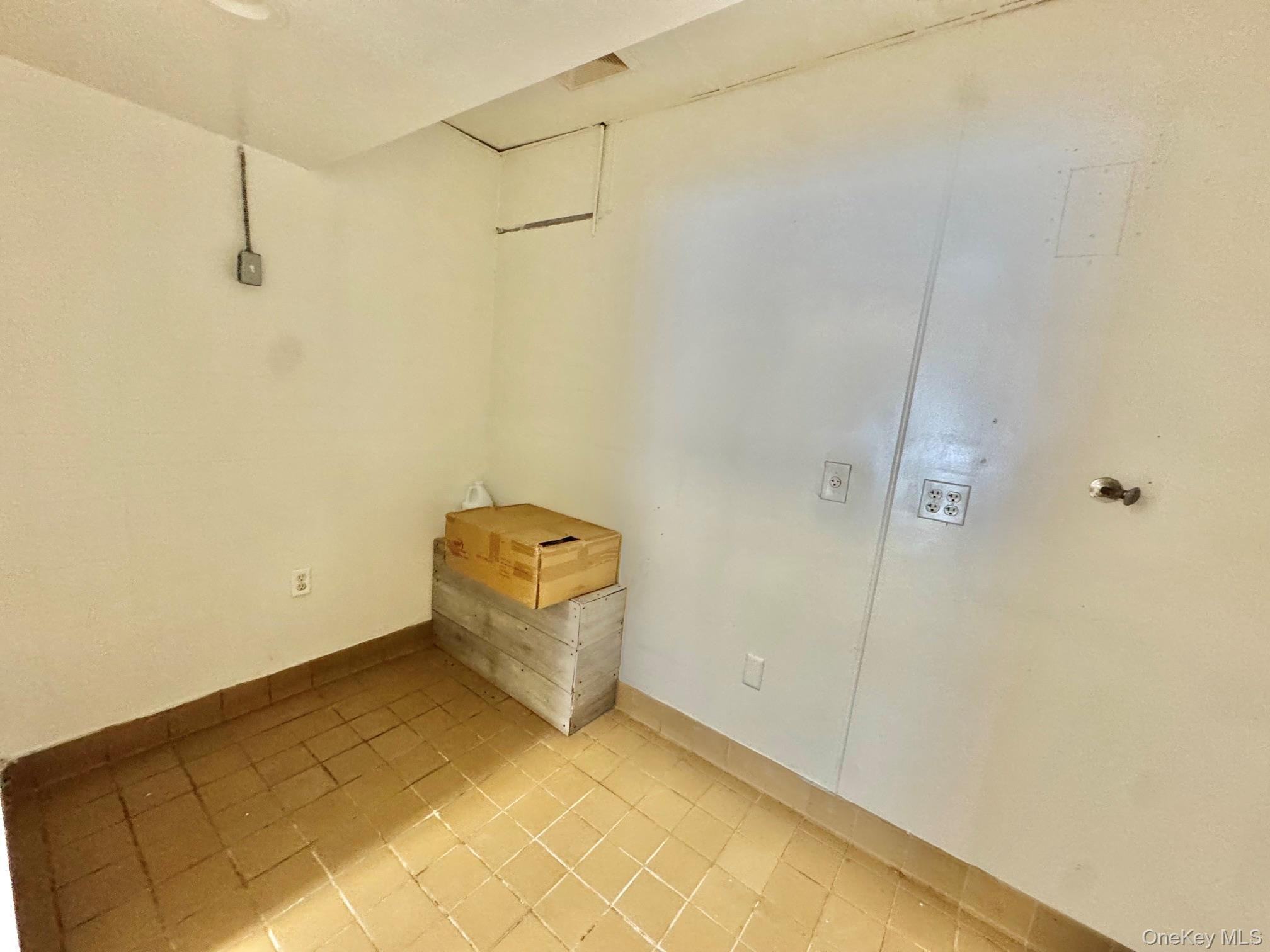 75-11 75-13 Metropolitan Avenue Property Photo 17