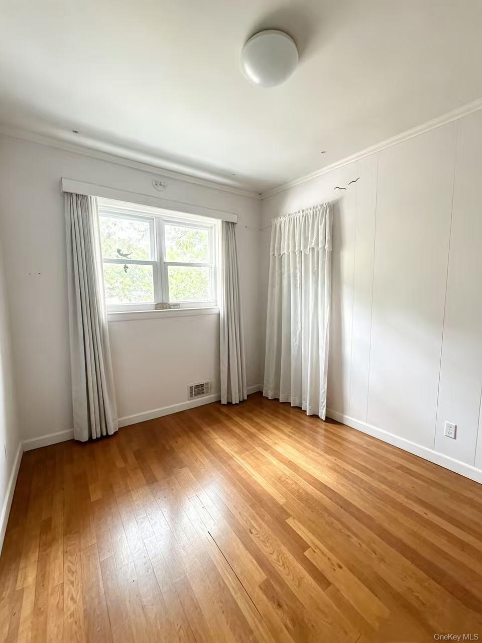 204-28 46th Avenue Property Photo 5