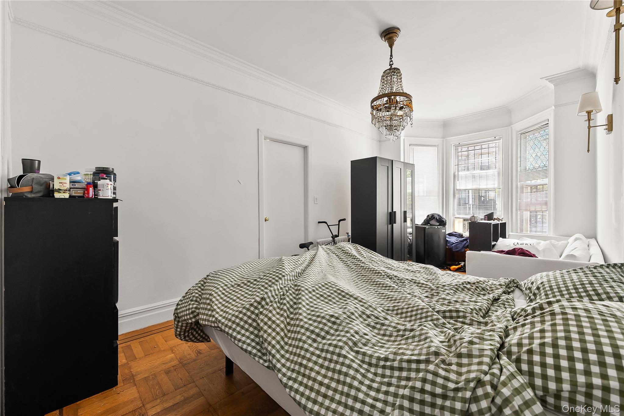 2459 Hoffman Street Property Photo 10