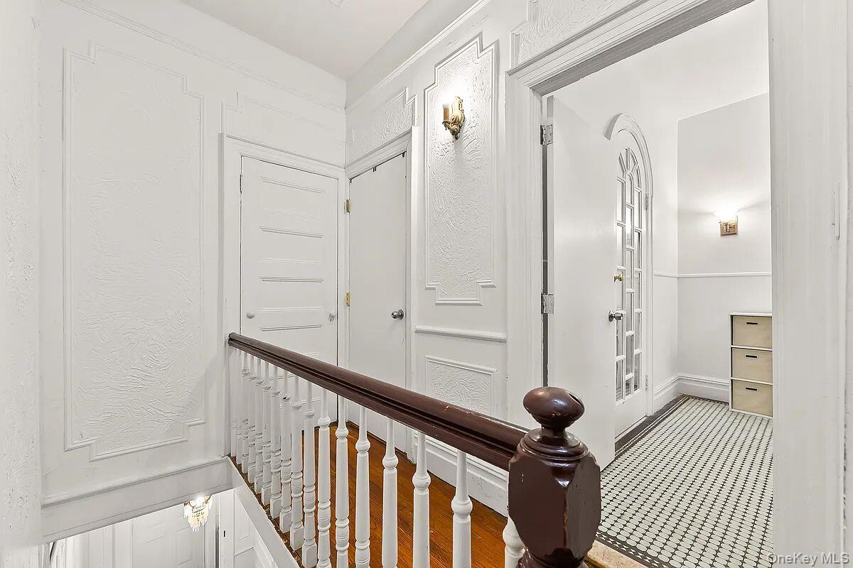 2459 Hoffman Street Property Photo 13