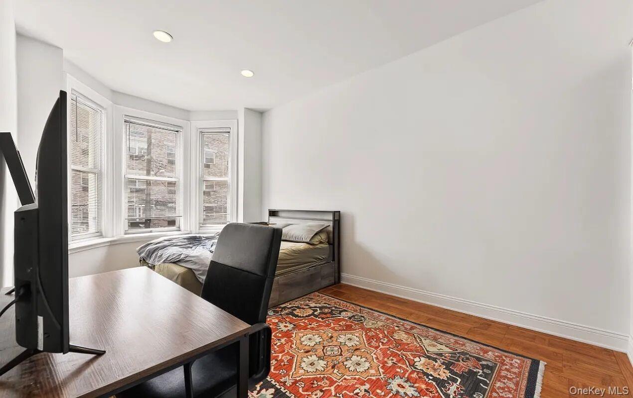 2459 Hoffman Street Property Photo 15