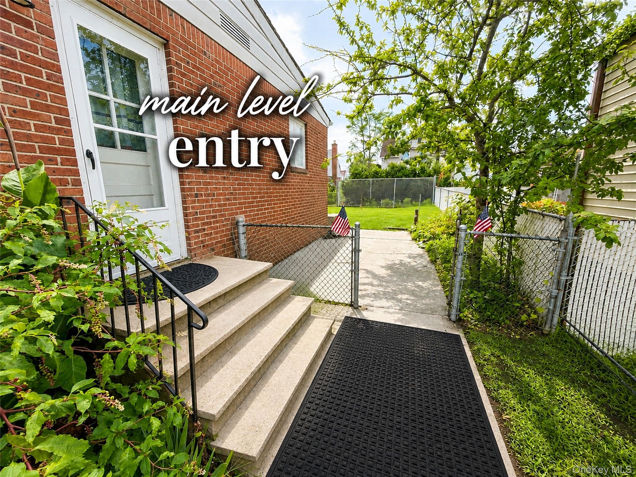 325 W Valley Stream Boulevard Property Photo 2