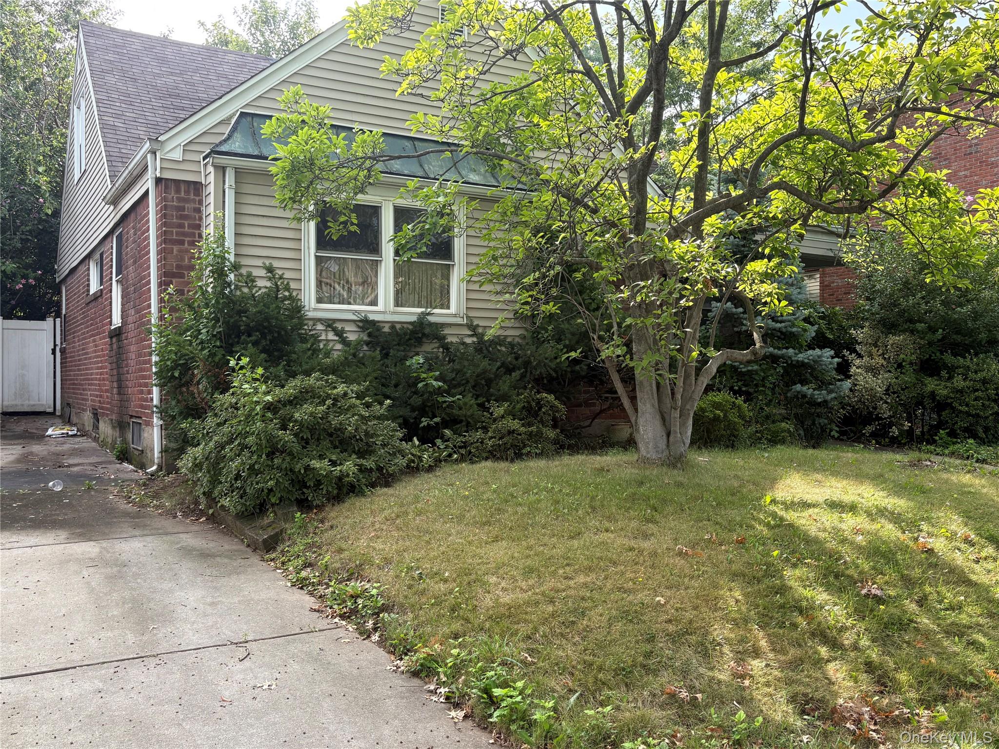 53-17 203rd Street Property Photo 2