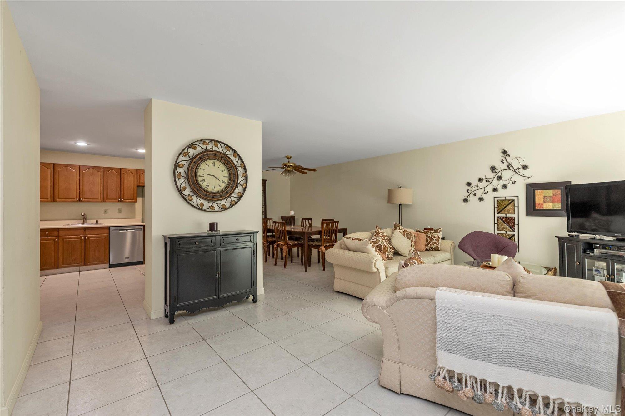 39 Spring Hollow Property Photo 6