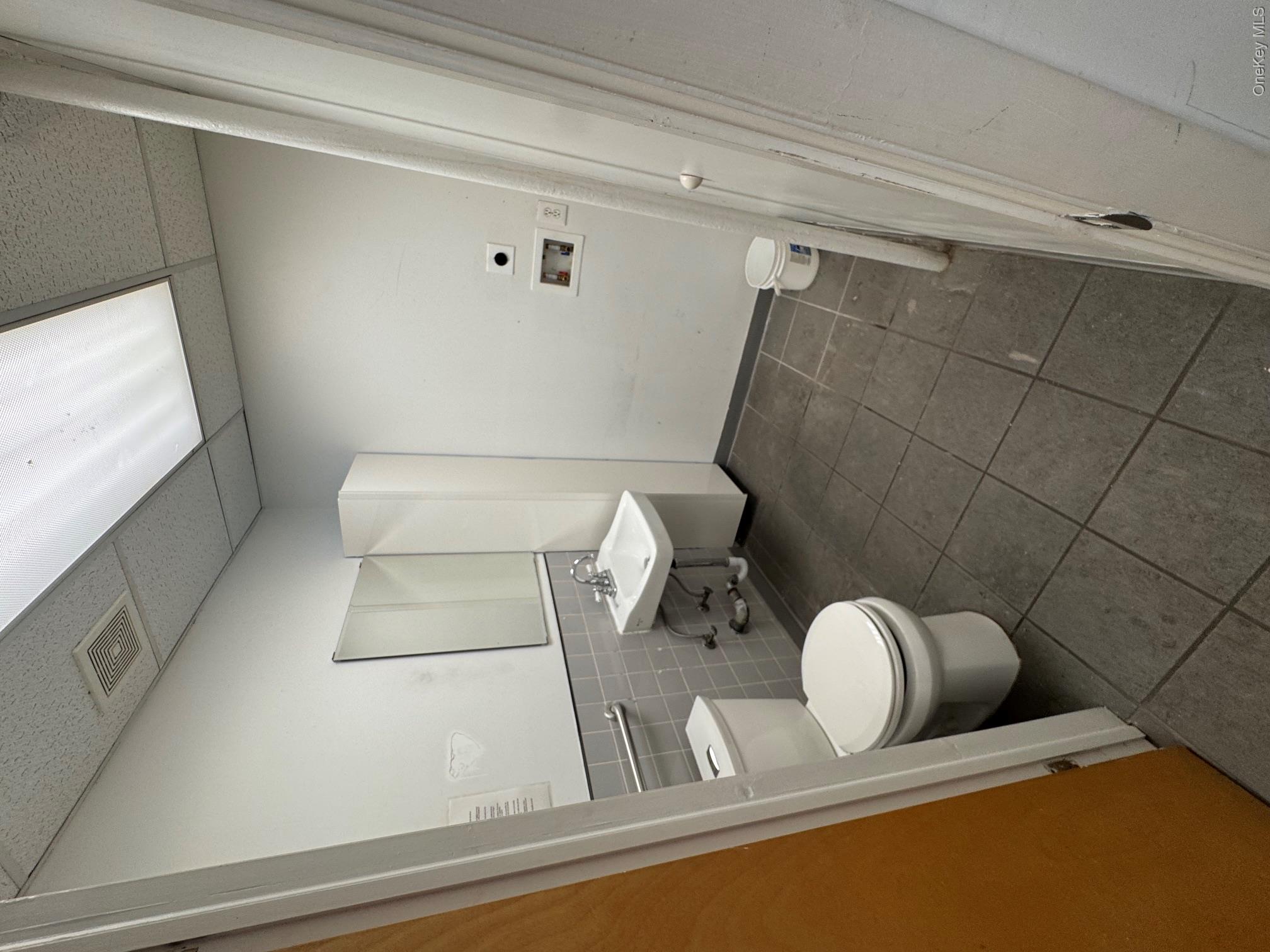 8620 Jamaica Avenue Property Photo 9