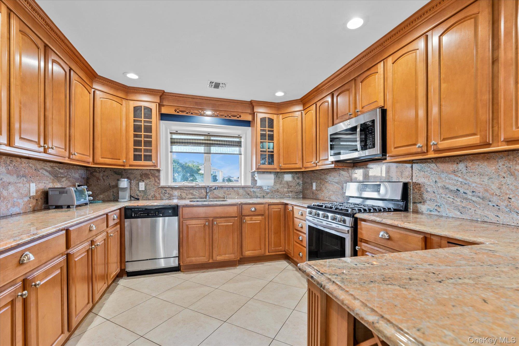 775 W Park Avenue 8 Property Photo 11