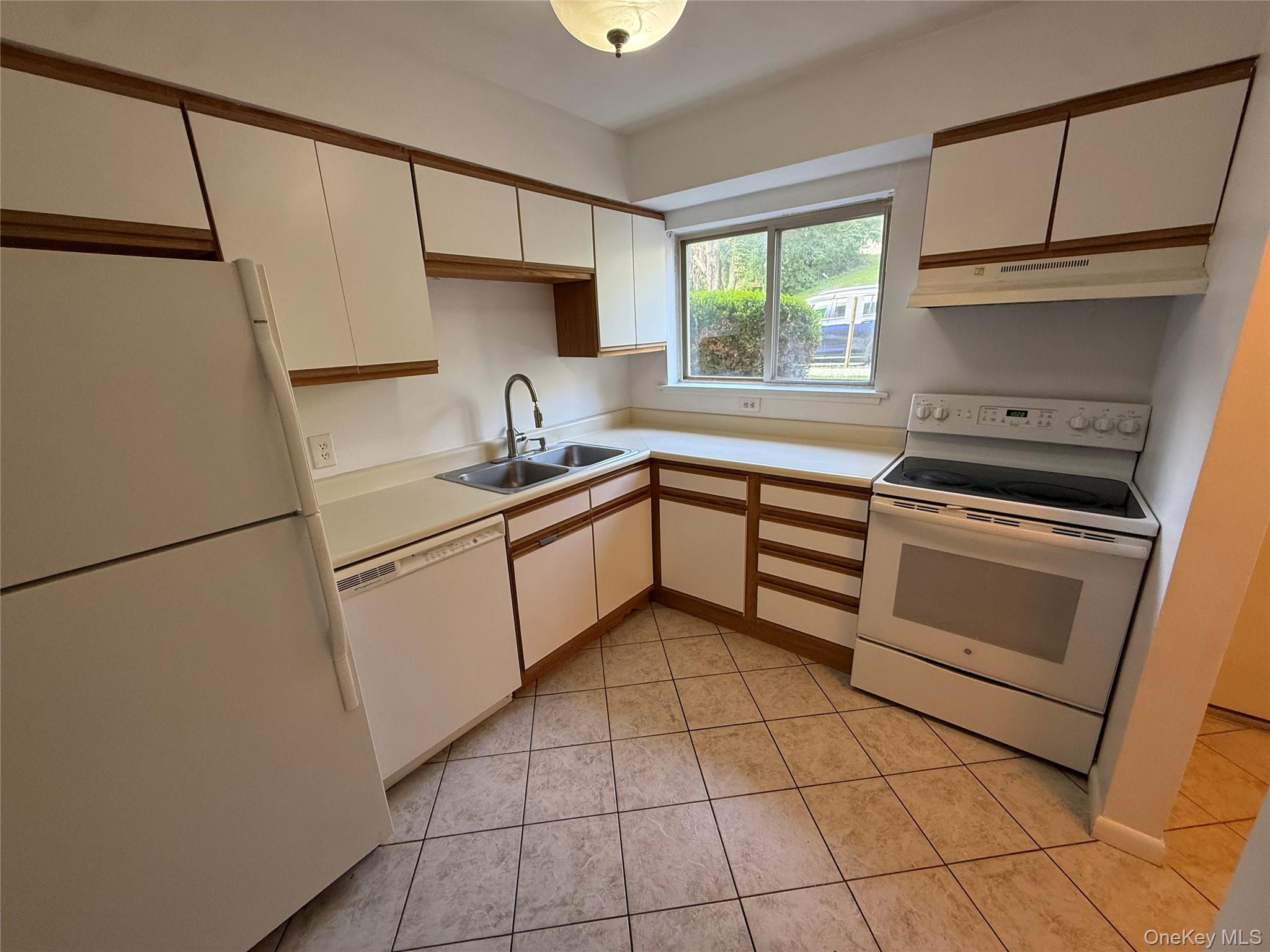 26 Cooper Road 810 Property Photo 4