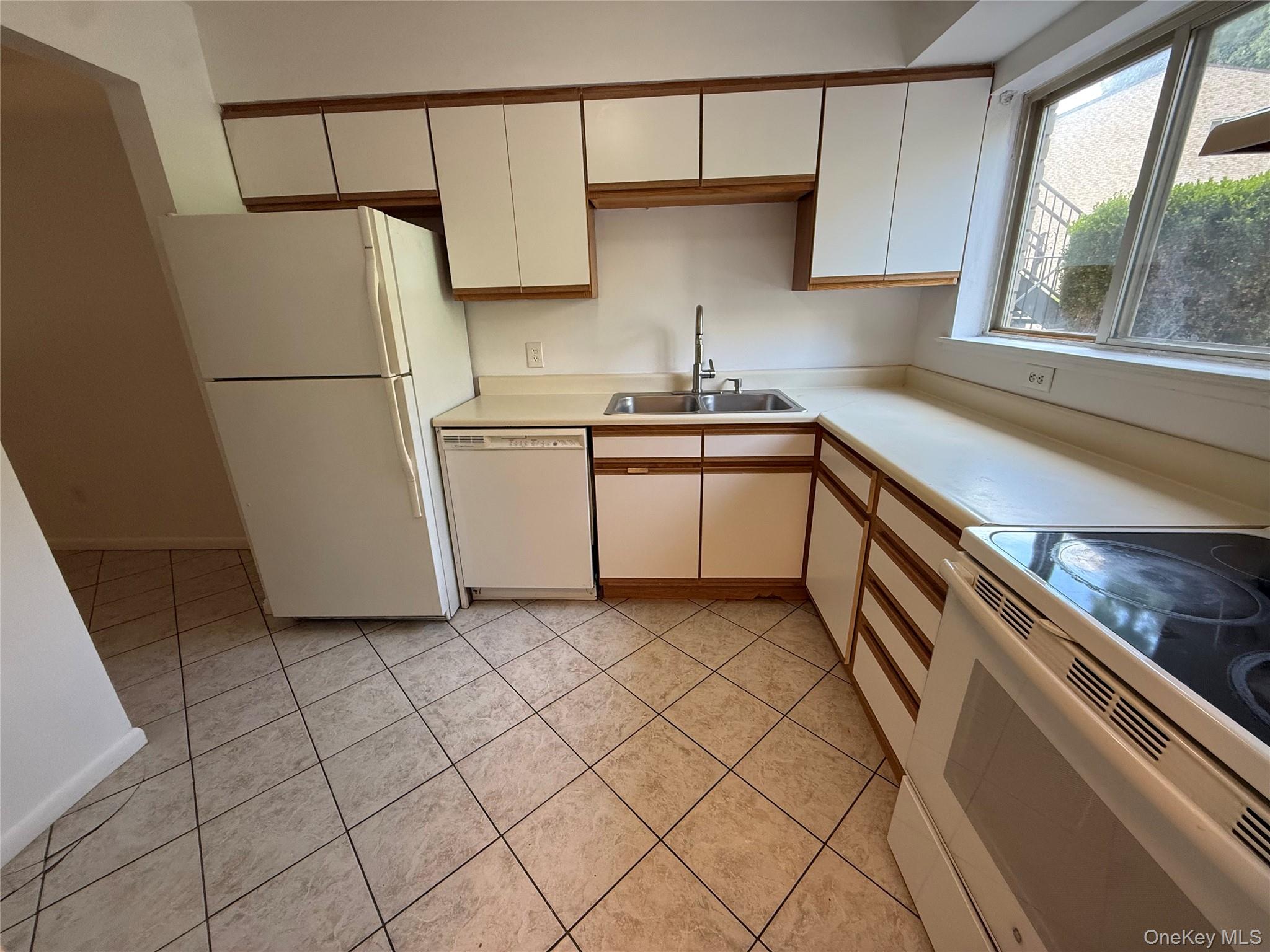 26 Cooper Road 810 Property Photo 5