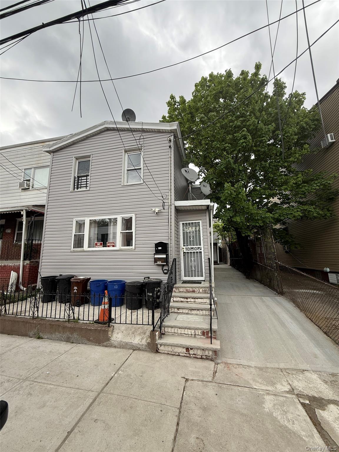 9113 77th St Property Photo 1