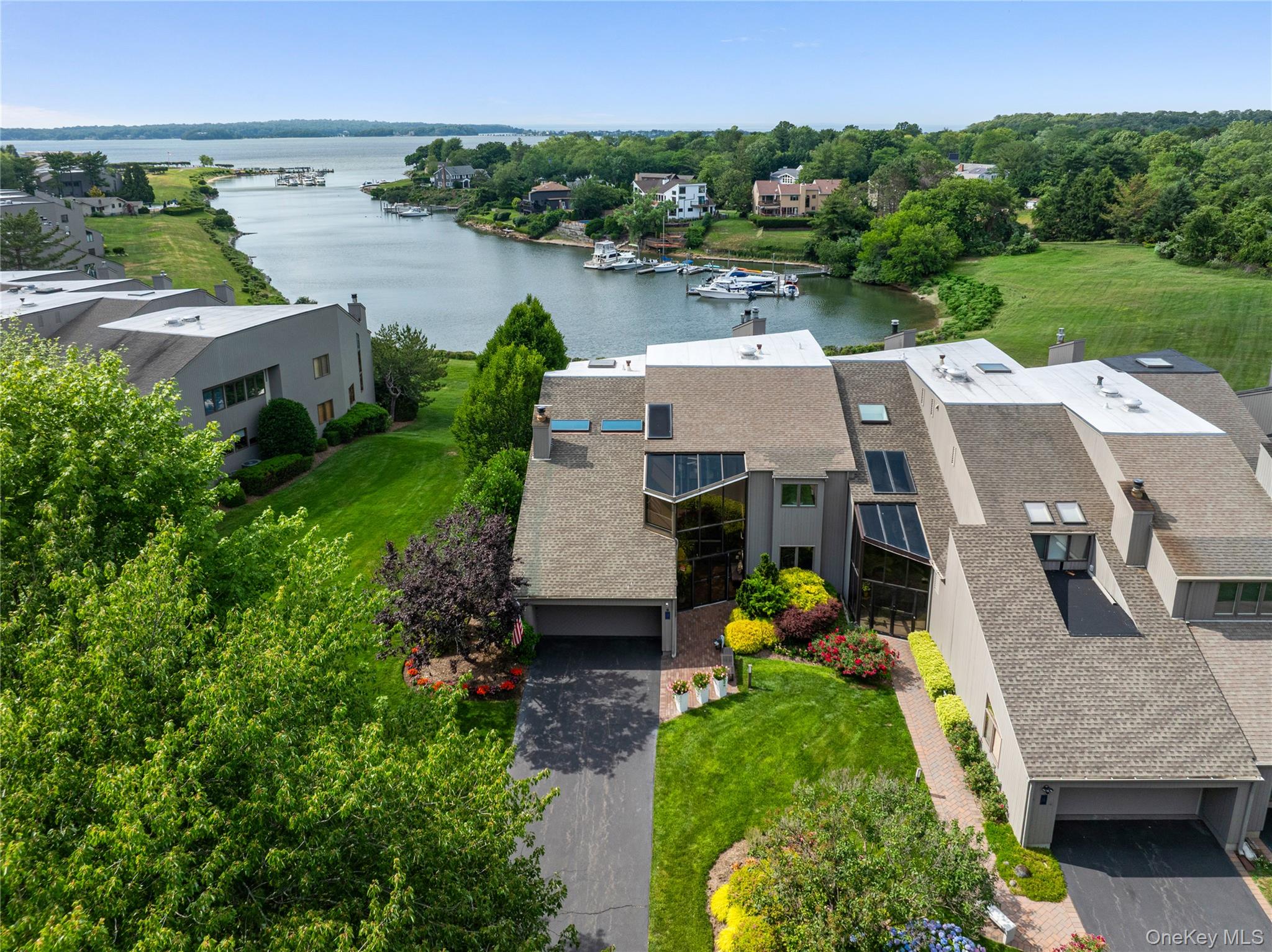 15 Harbour Point Drive Property Photo 2
