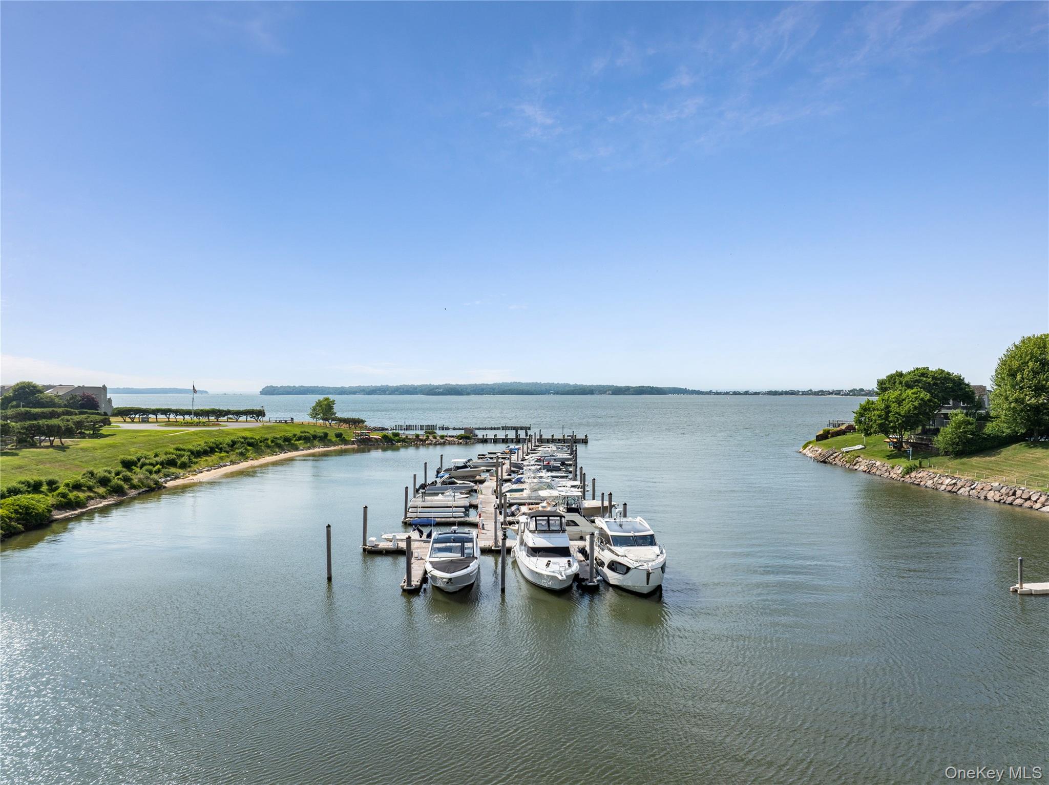 15 Harbour Point Drive Property Photo 3