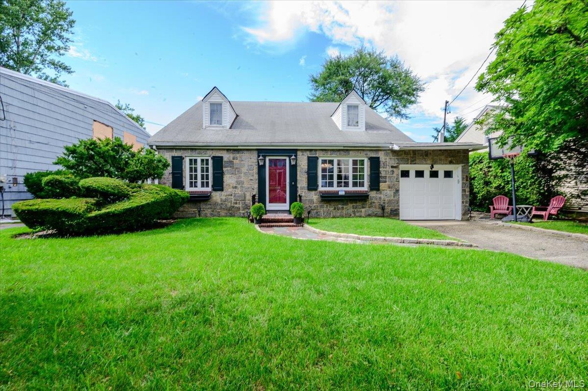 928 Northfield Road Property Photo 1