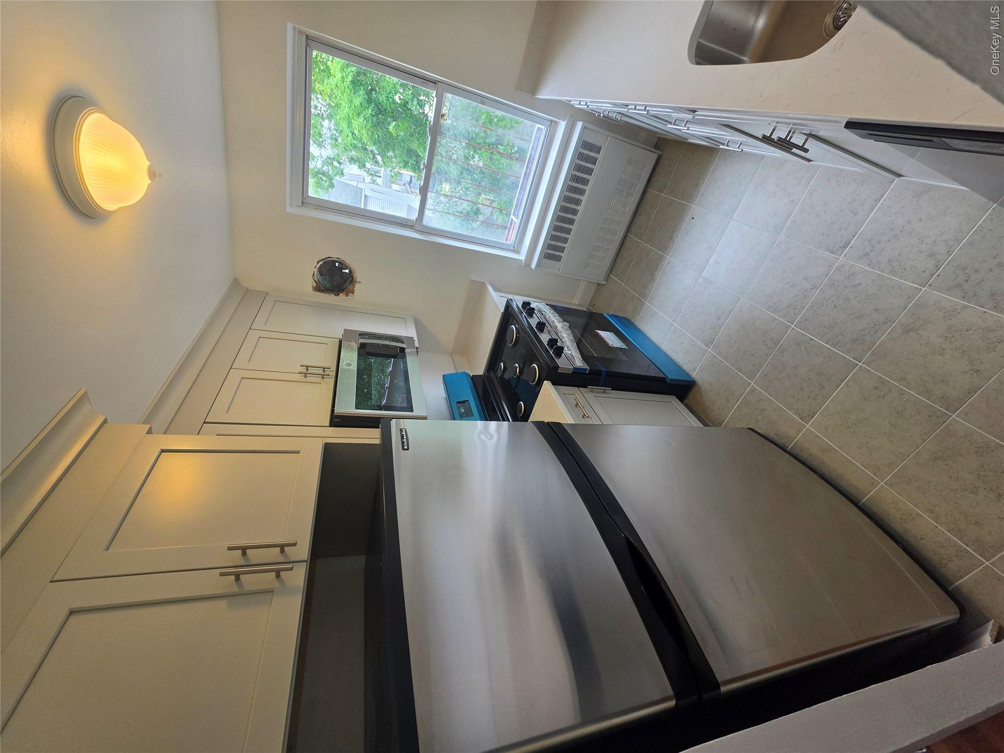 160 Centre 3l Property Photo 1