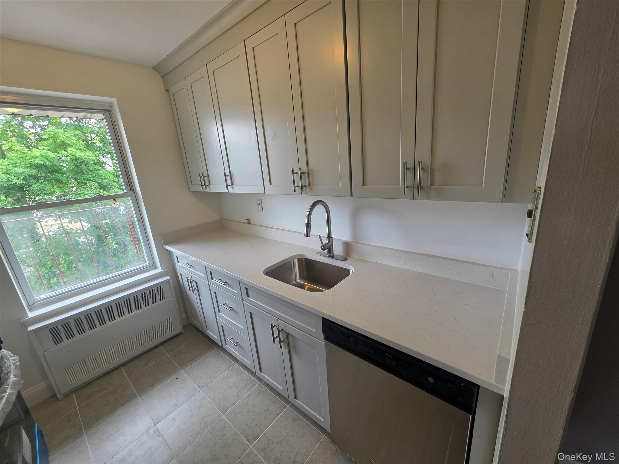 160 Centre 3l Property Photo 5