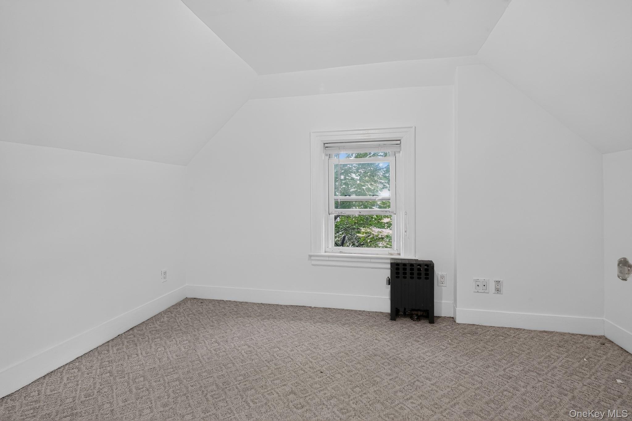 24640 Alameda Avenue Property Photo 15