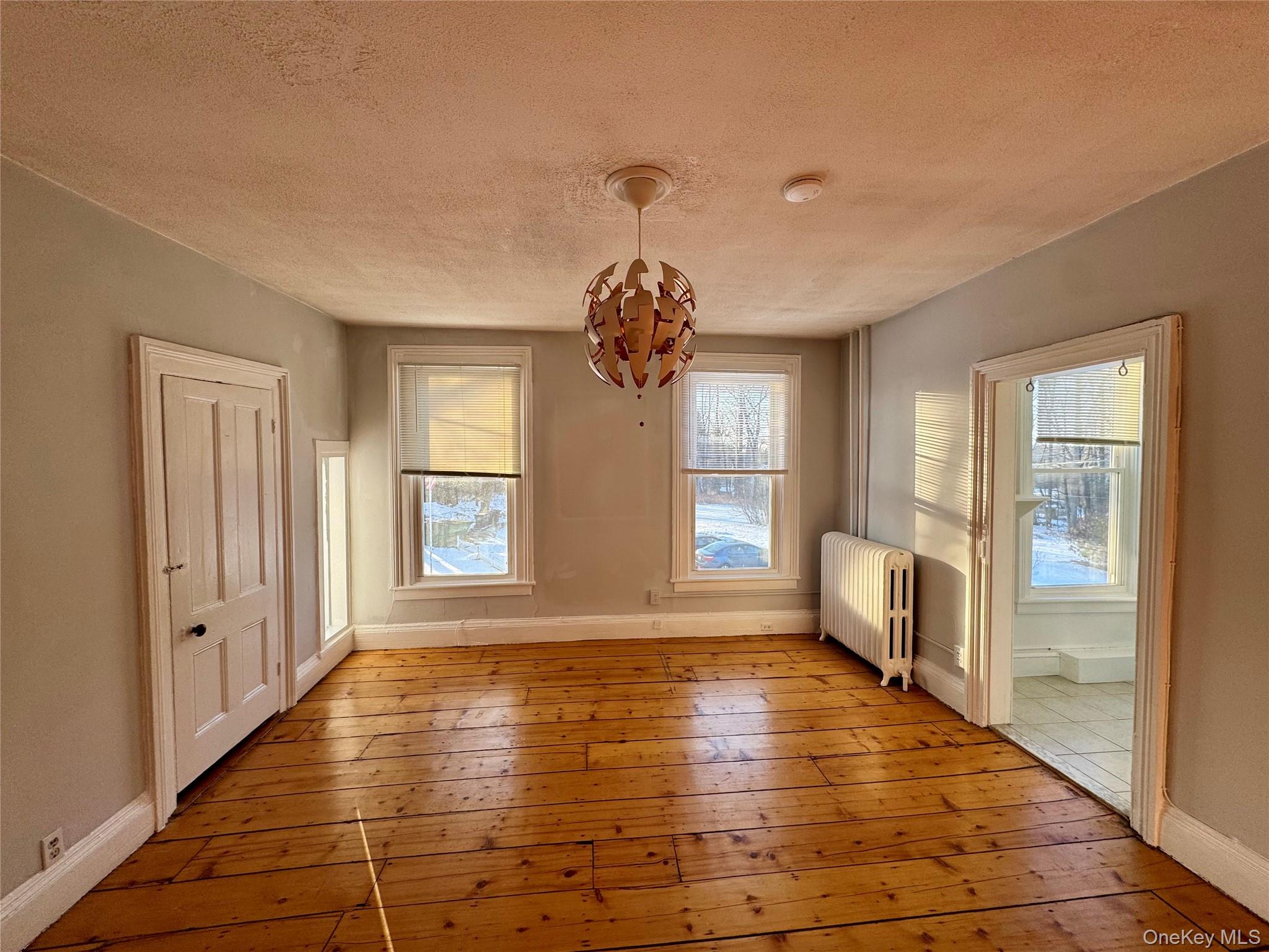 1860 E Main Street 5 Property Photo 1