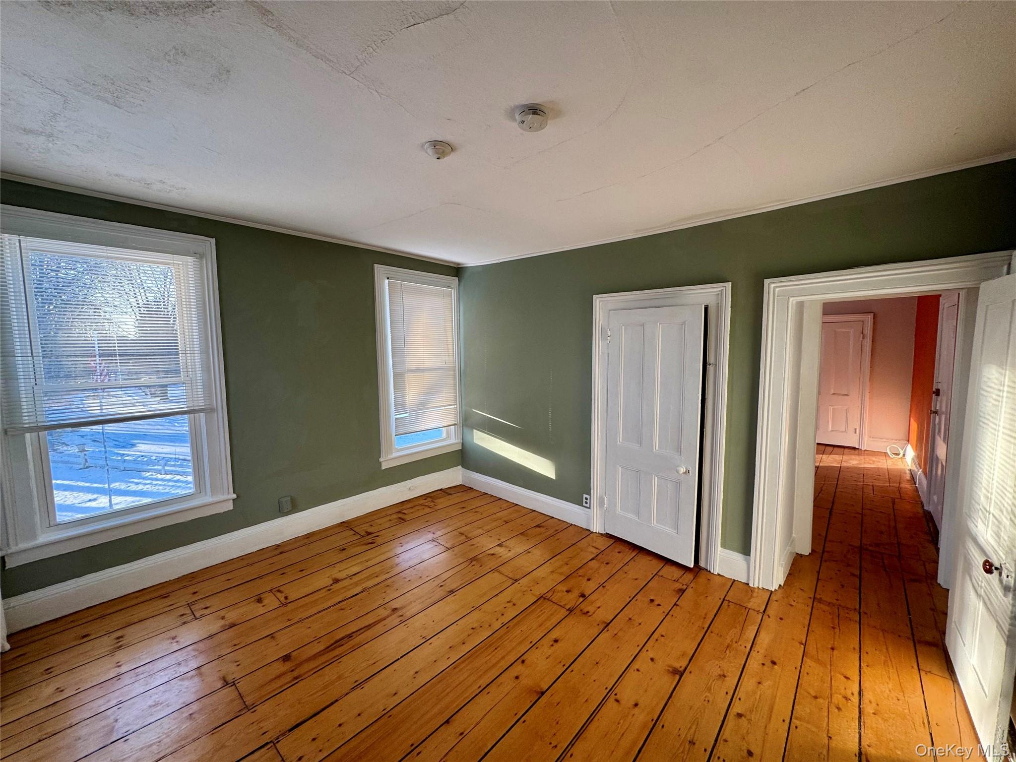 1860 E Main Street 5 Property Photo 3