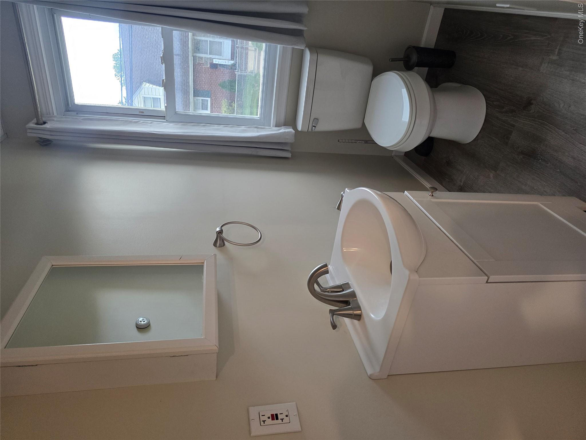 1035437 Property Photo 6