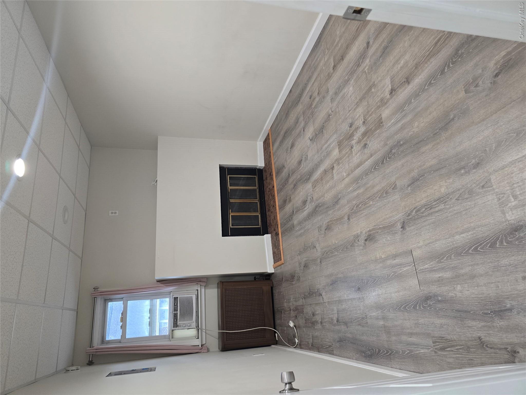 1035437 Property Photo 7