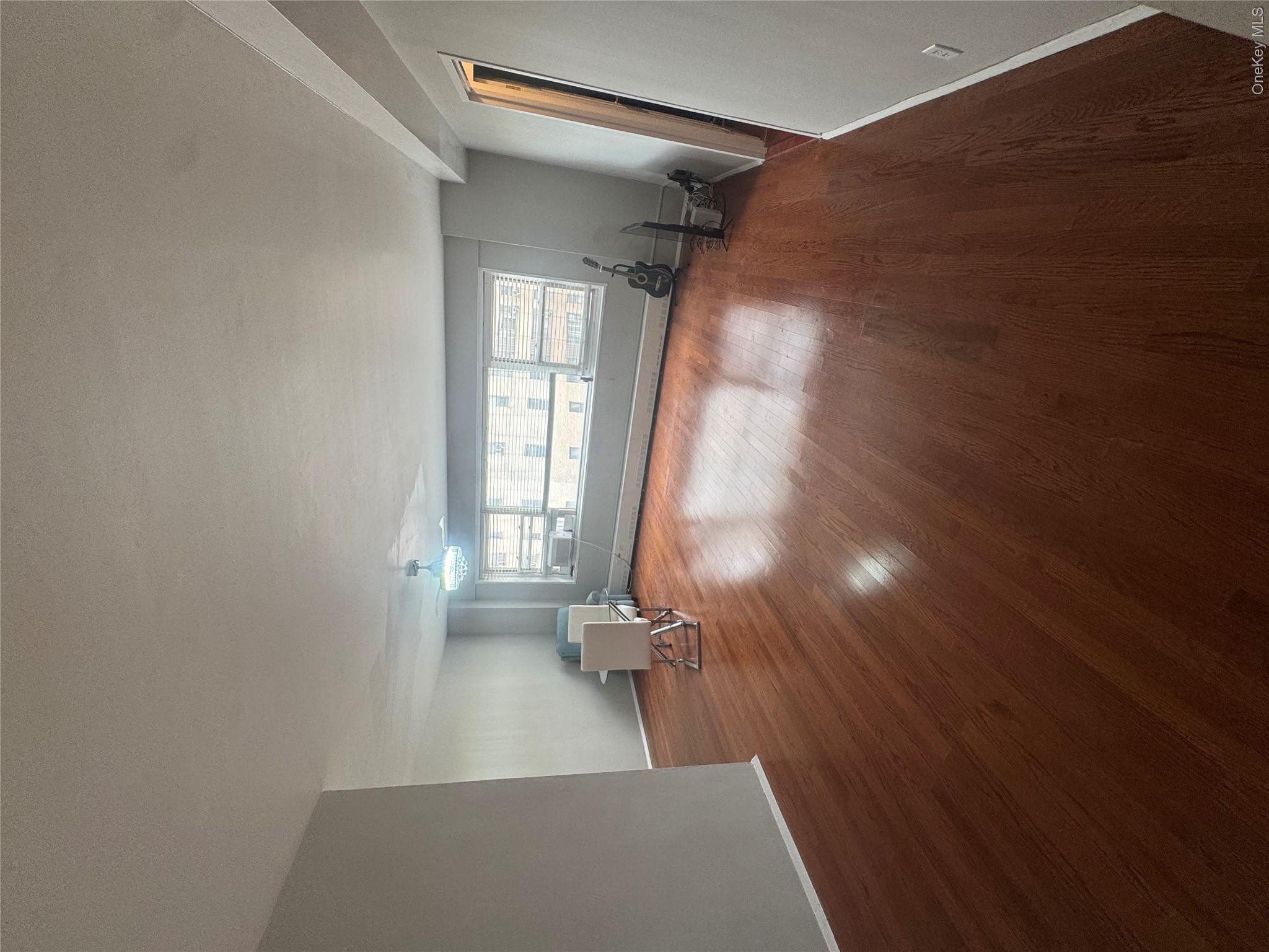 9 W Fordham Hill Oval 11e Property Photo 5