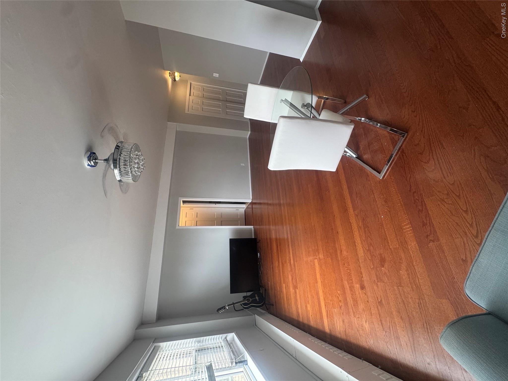 9 W Fordham Hill Oval 11e Property Photo 8