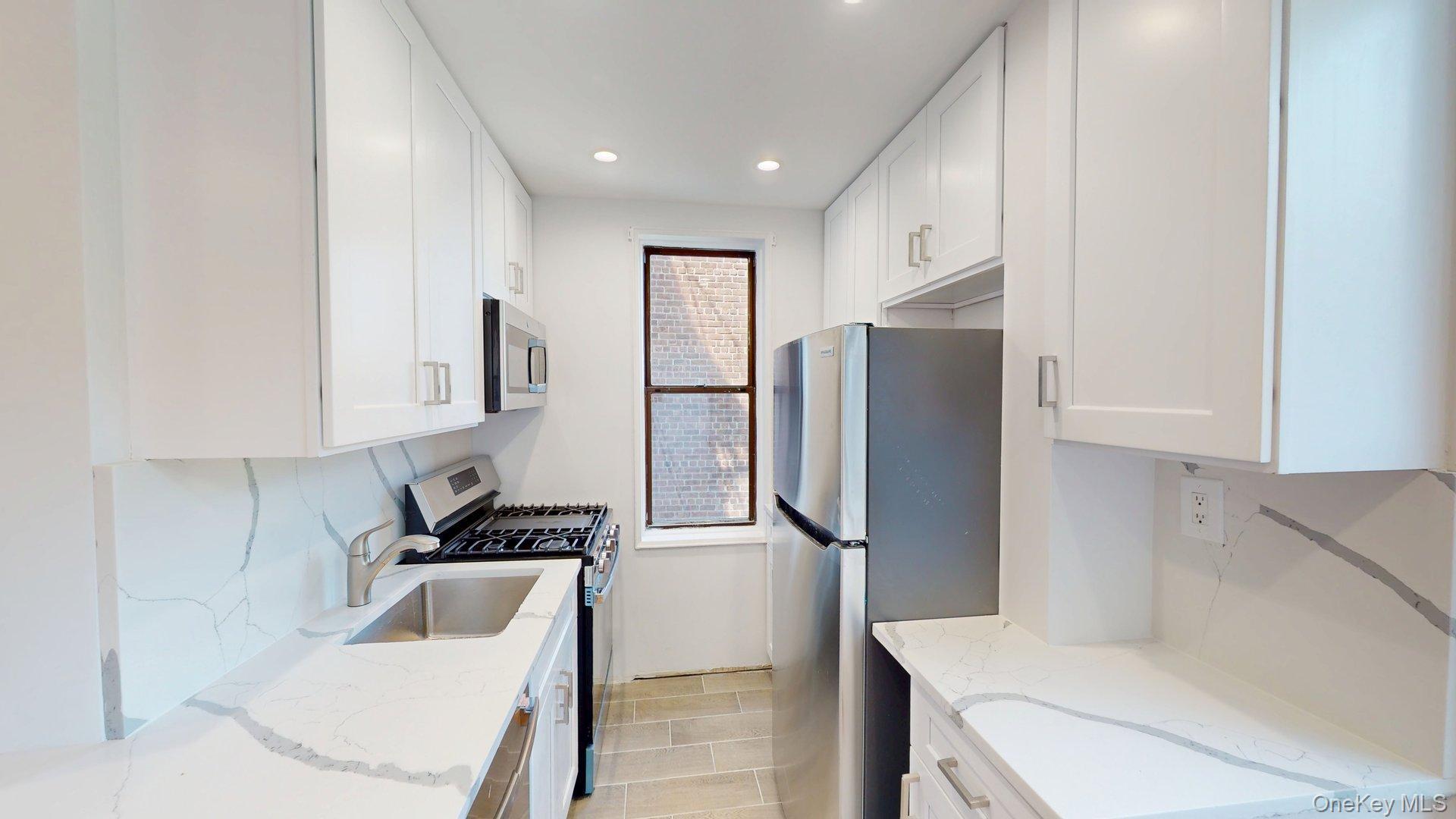 650 Warburton Avenue 5d Property Photo 2
