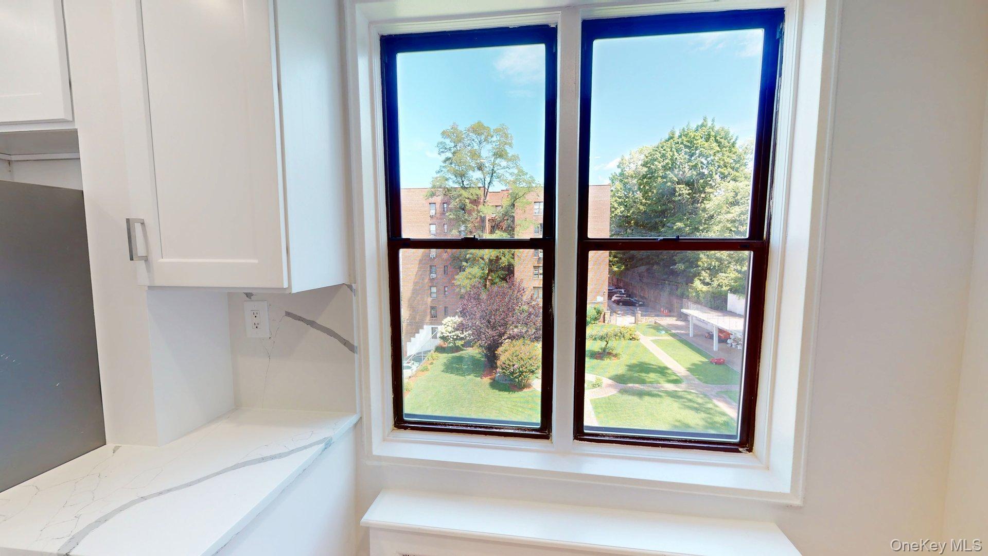 650 Warburton Avenue 5d Property Photo 4