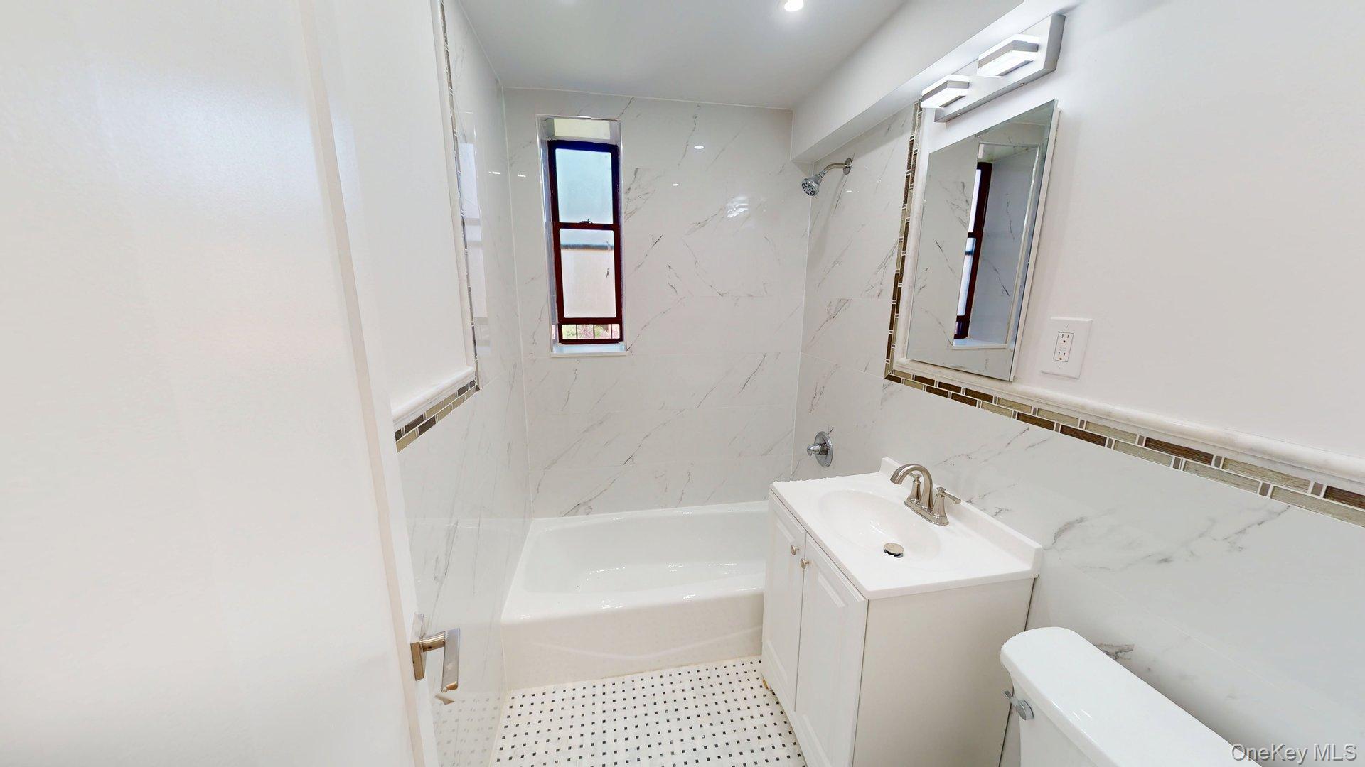 650 Warburton Avenue 5d Property Photo 5