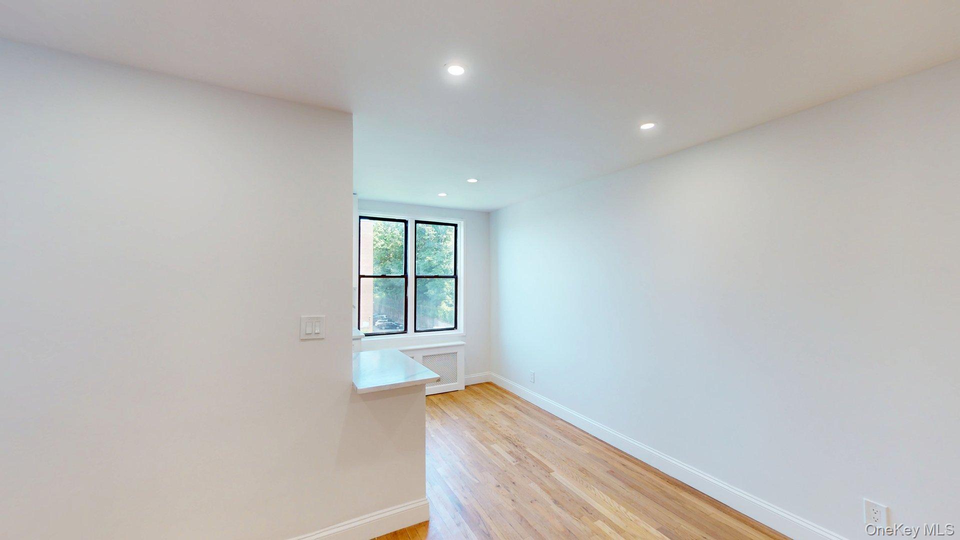 650 Warburton Avenue 5d Property Photo 9