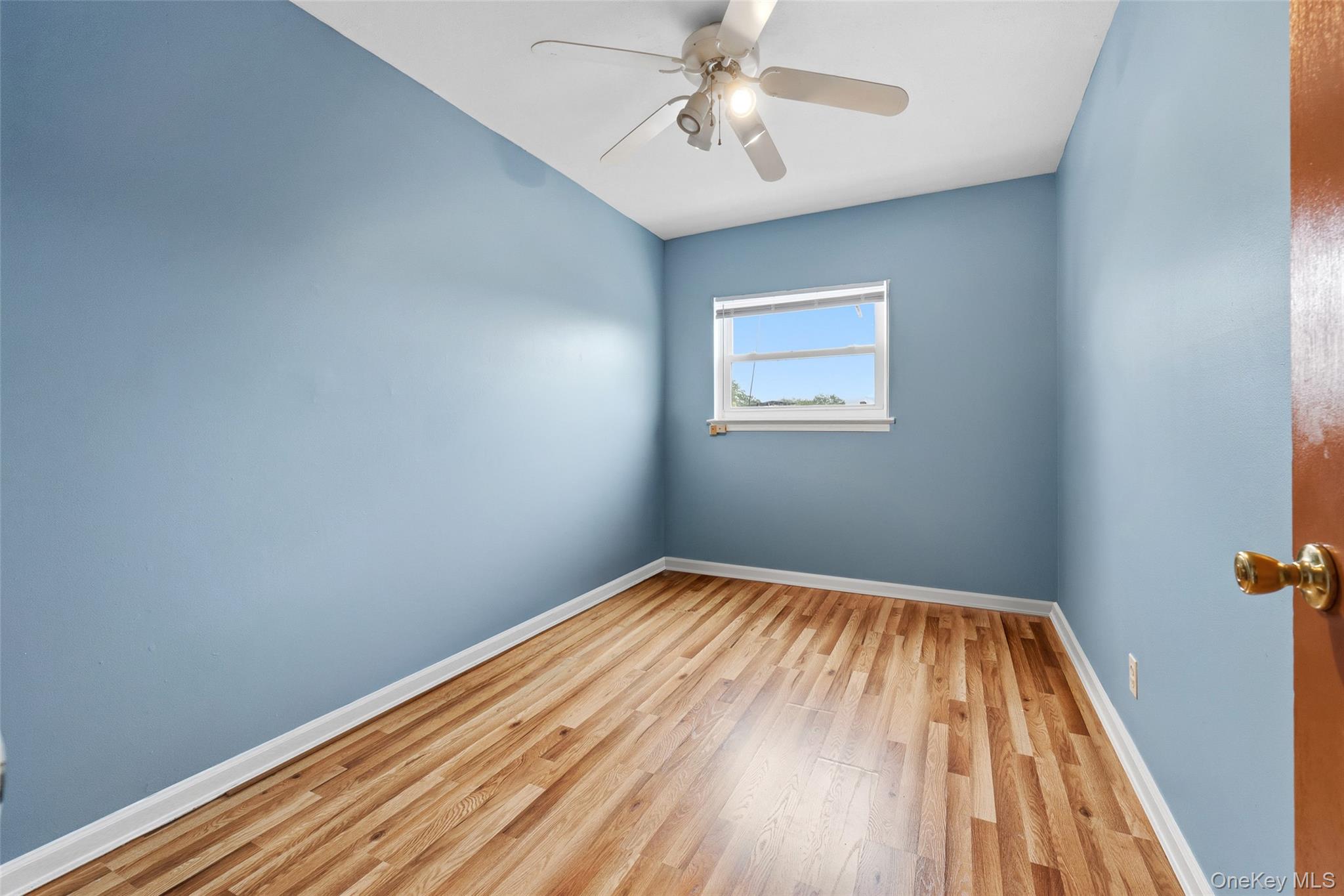 4230 E Tremont Avenue Property Photo 15