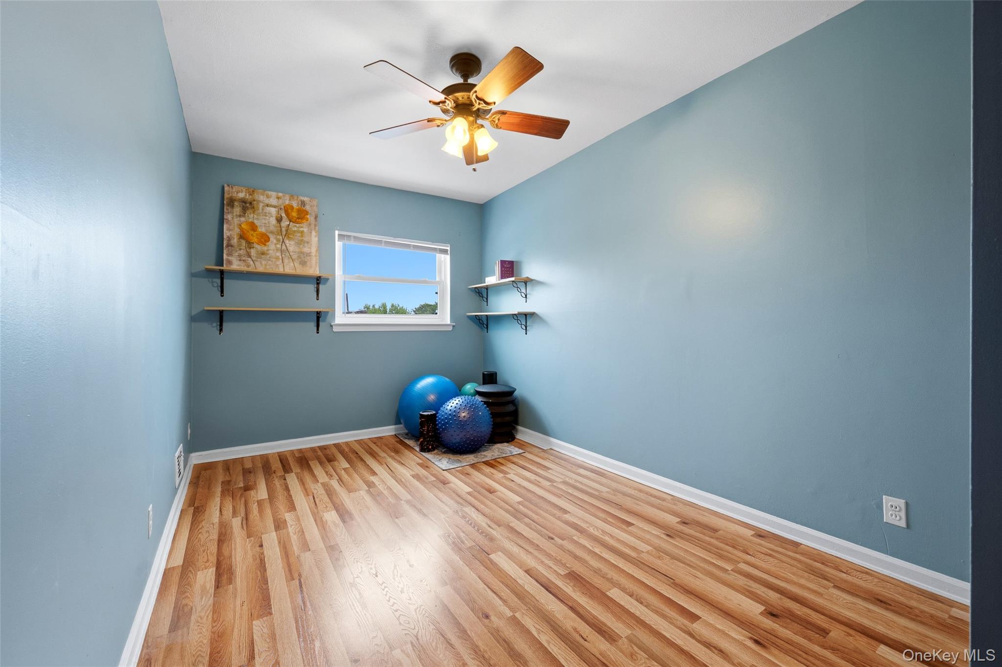 4230 E Tremont Avenue Property Photo 16