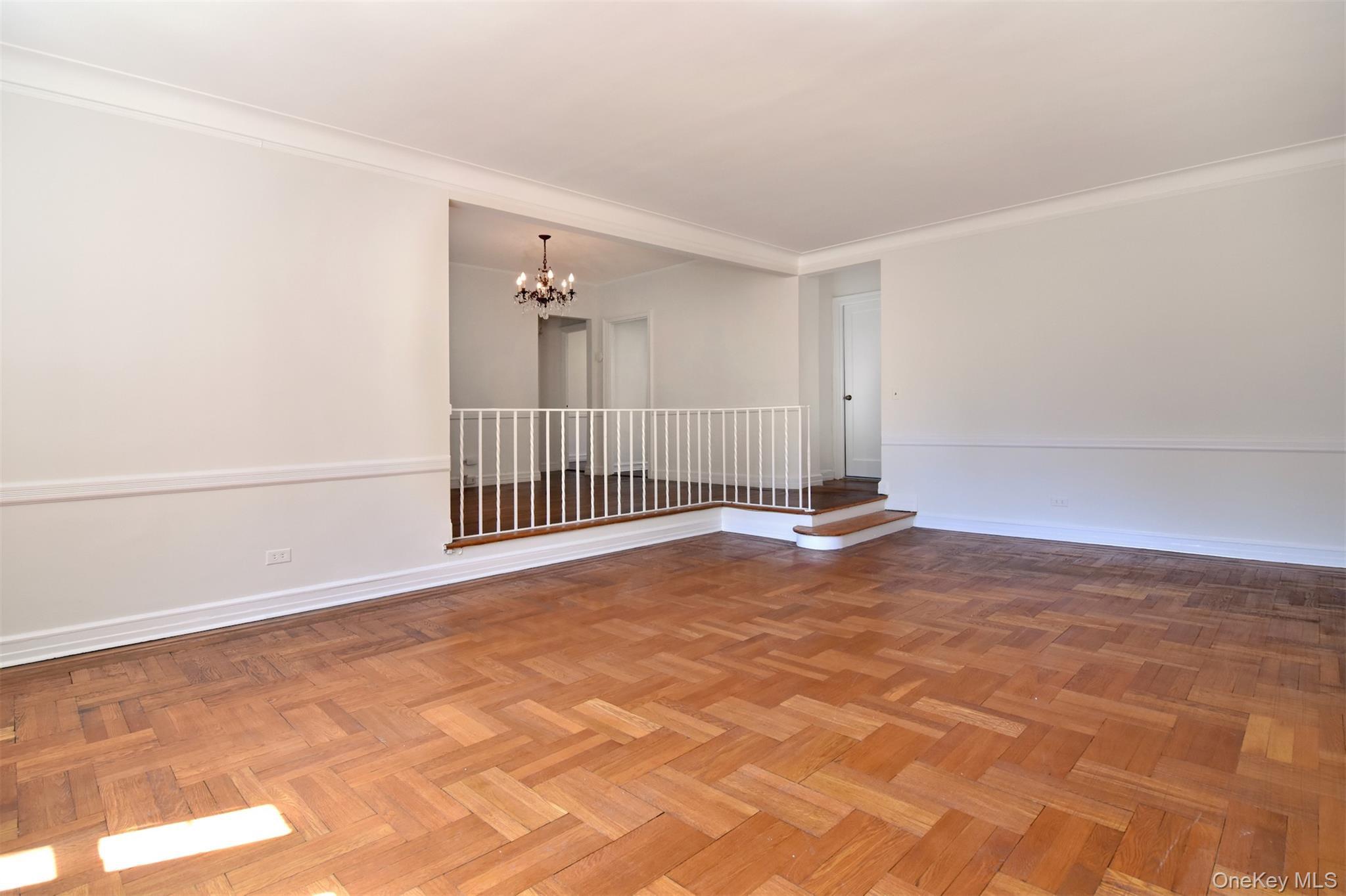 35 Parkview Avenue 3e Property Photo 5