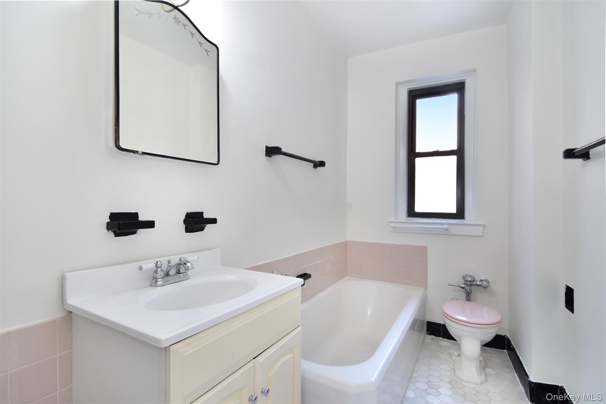 35 Parkview Avenue 3e Property Photo 10
