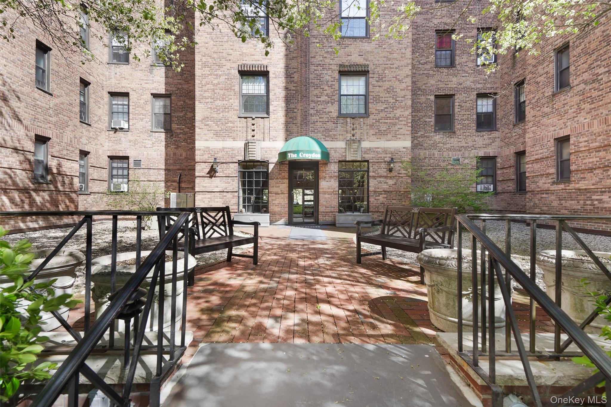 35 Parkview Avenue 3e Property Photo 16