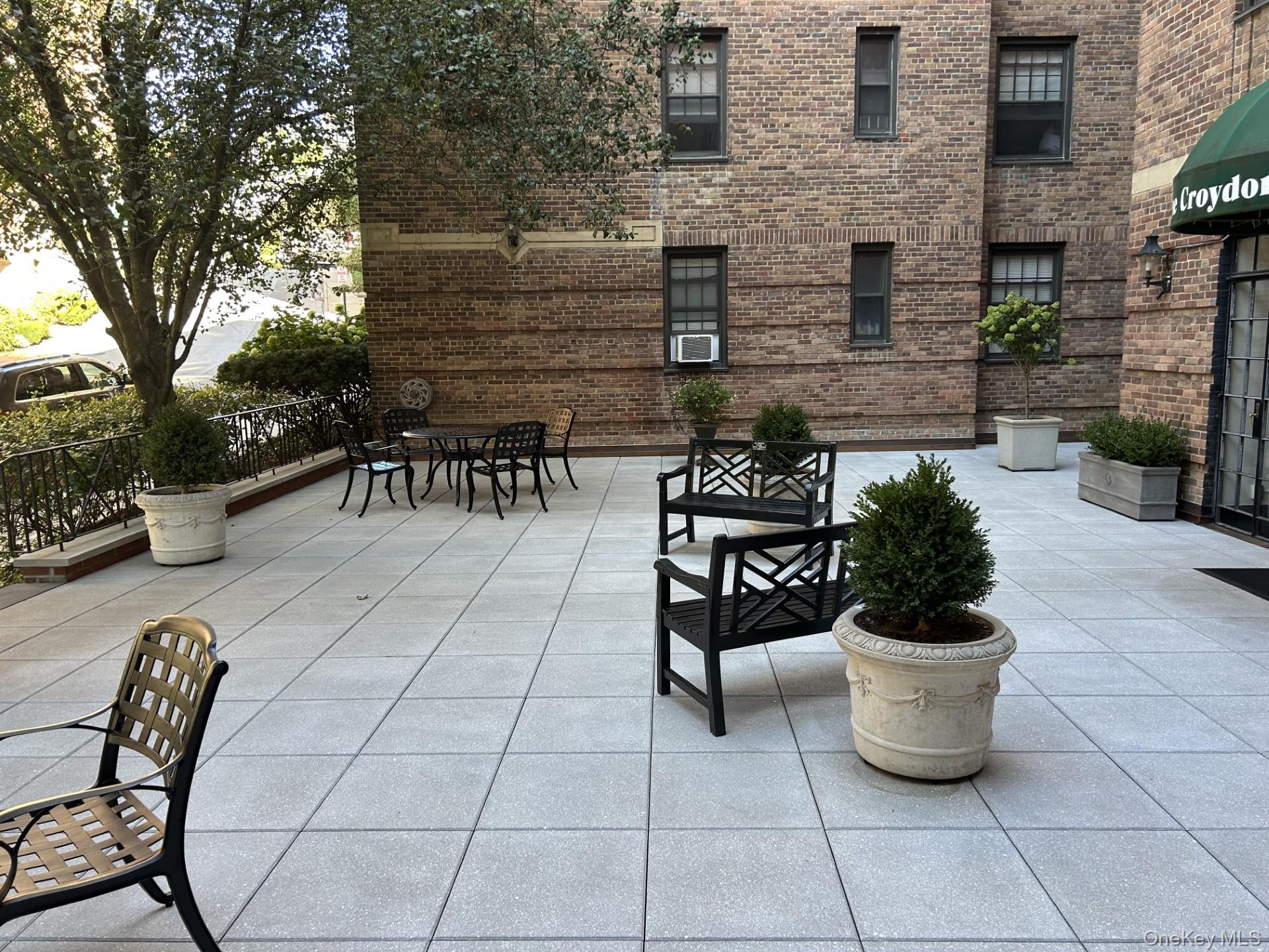 35 Parkview Avenue 3e Property Photo 21
