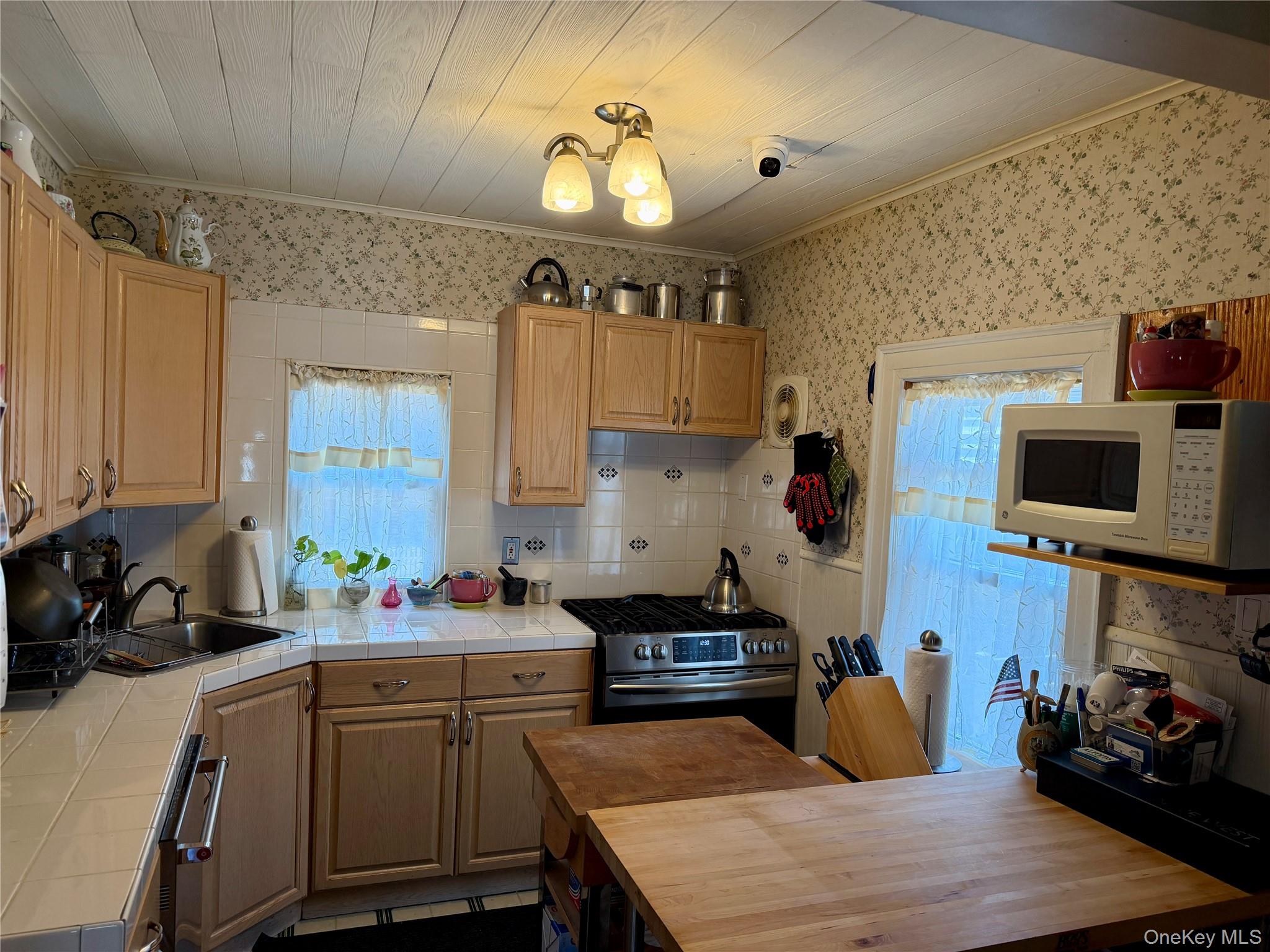 211 Madison Avenue Property Photo 4