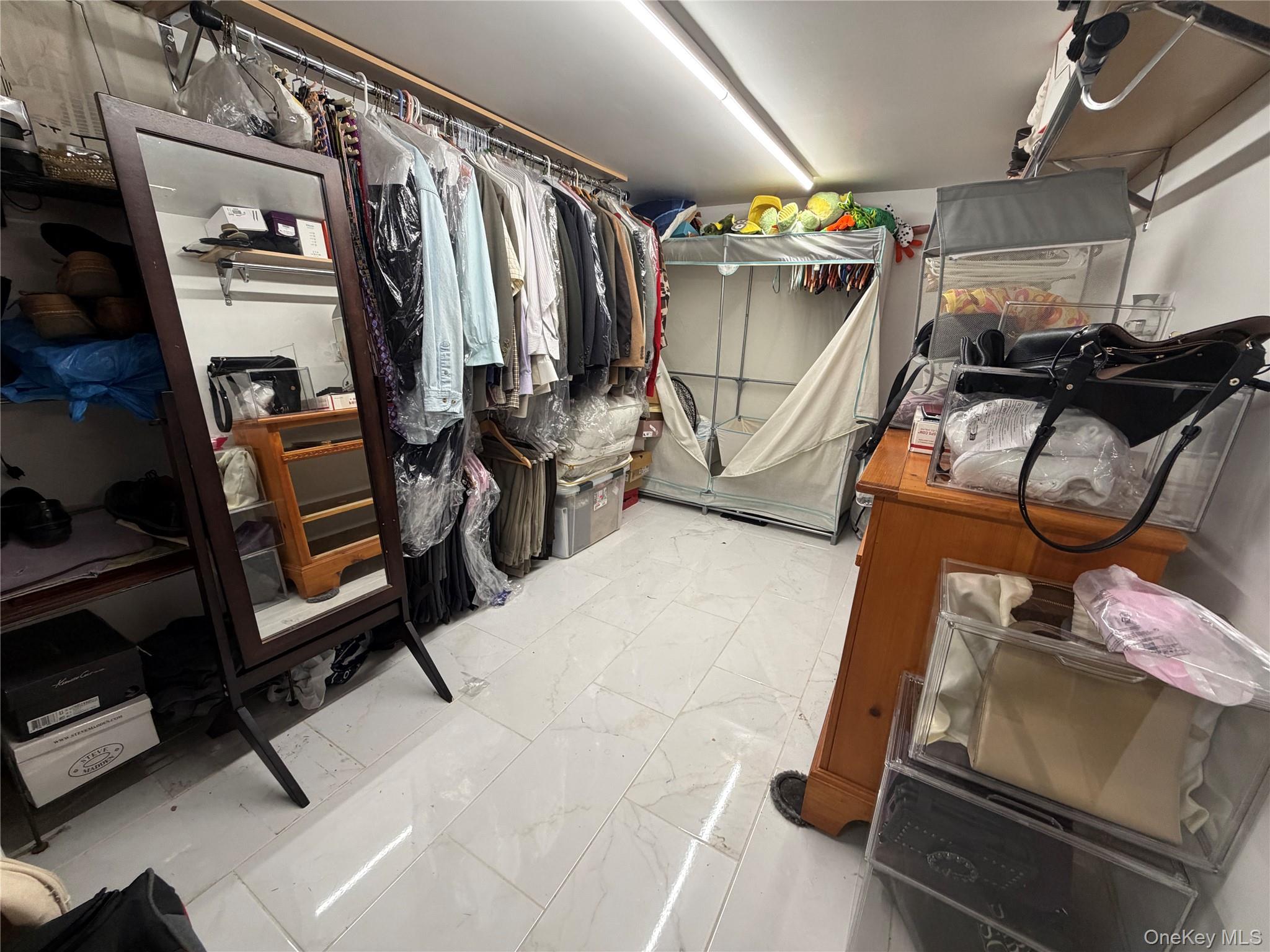 211 Madison Avenue Property Photo 6