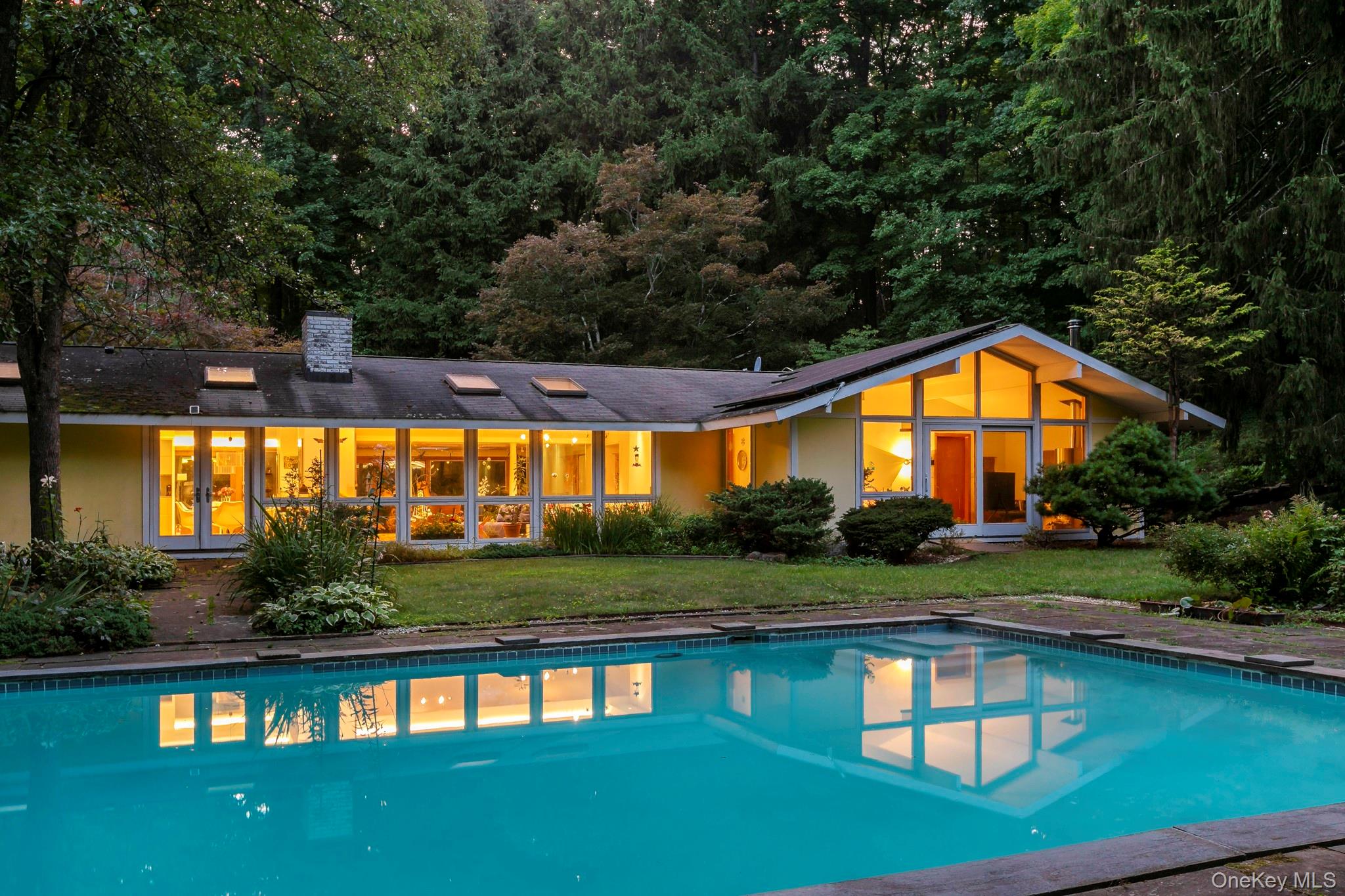 100 Crow Hill Road Property Photo 1