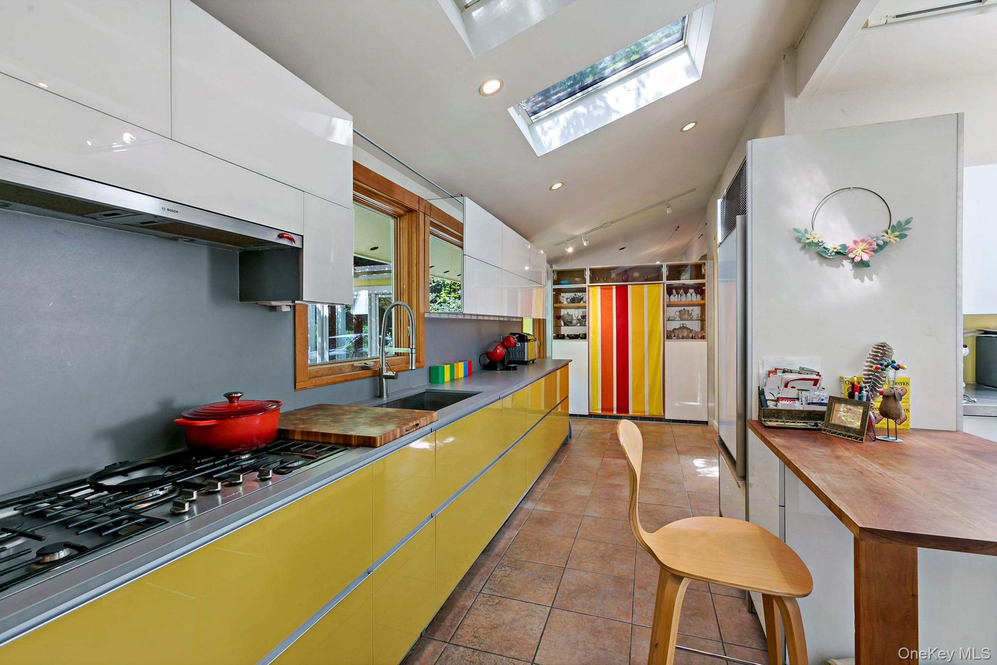 100 Crow Hill Road Property Photo 3