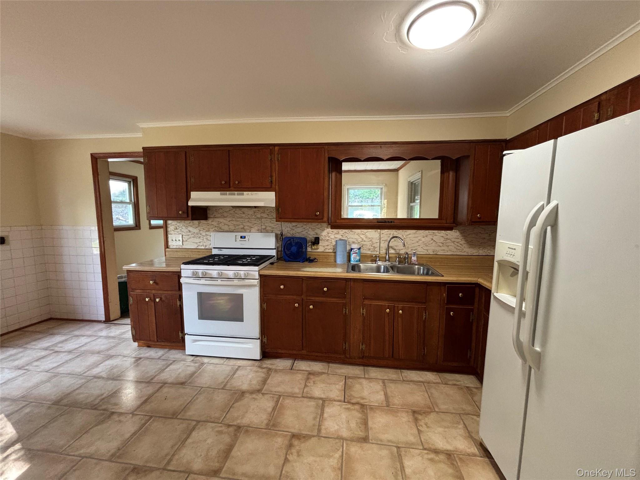 10 Cherry Street Property Photo 6
