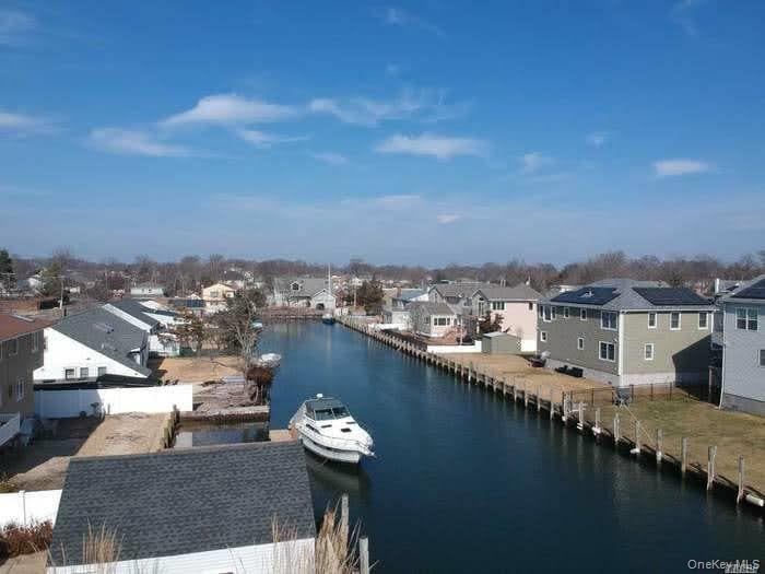 370 Clocks Boulevard Property Photo 2