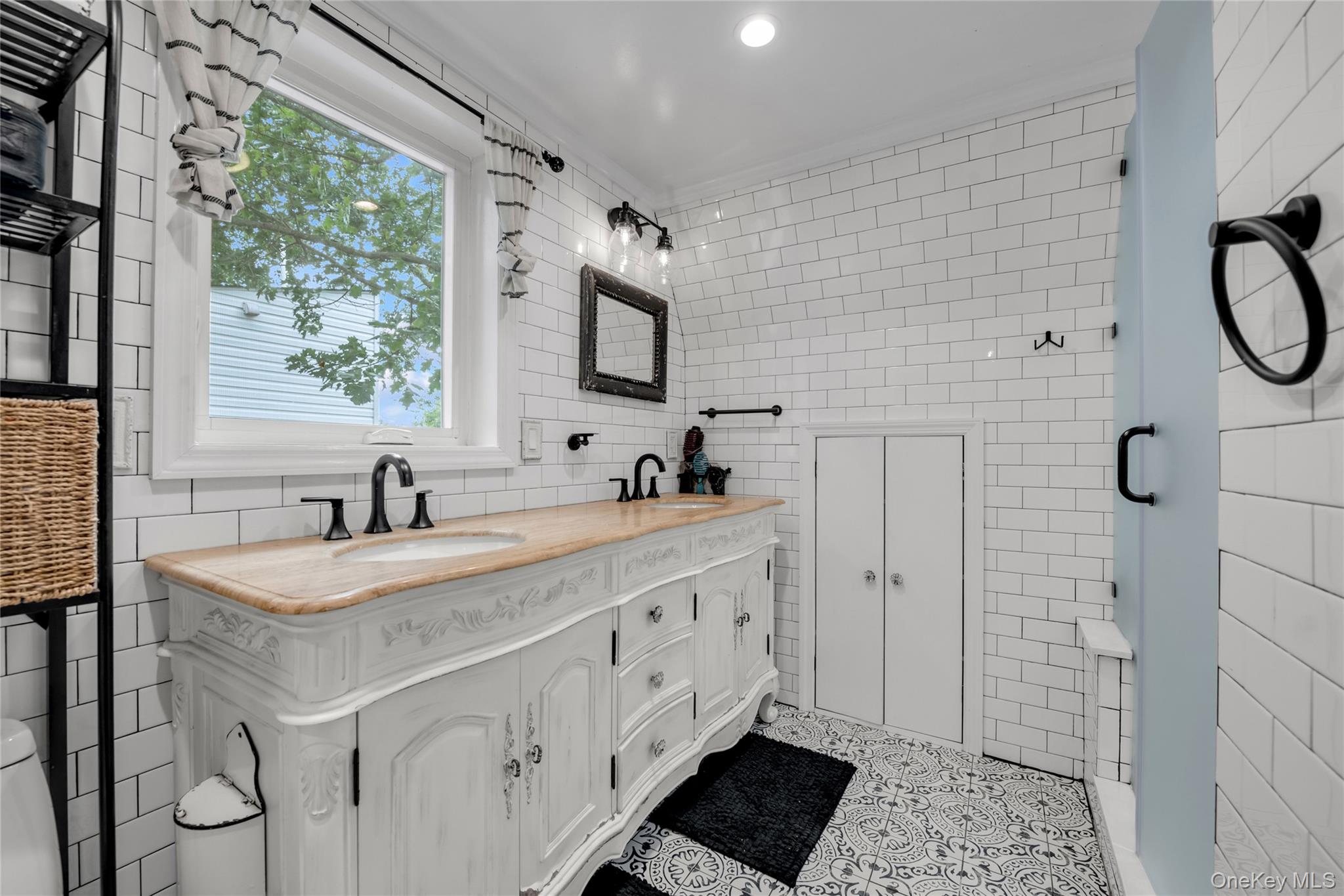320 Forest Road Property Photo 19