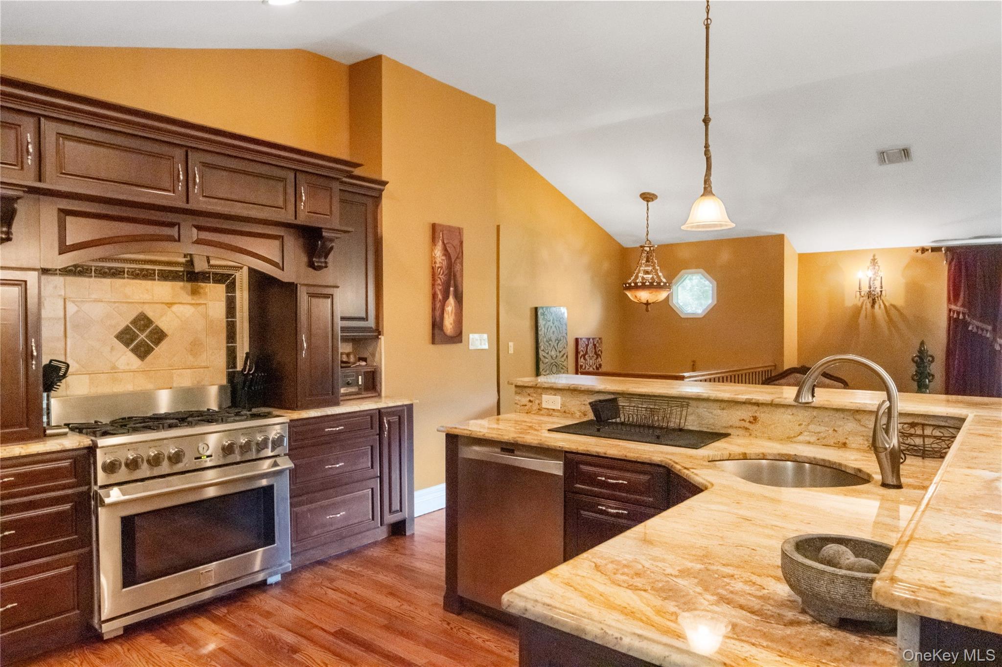 270 Bardonia Road Property Photo 15
