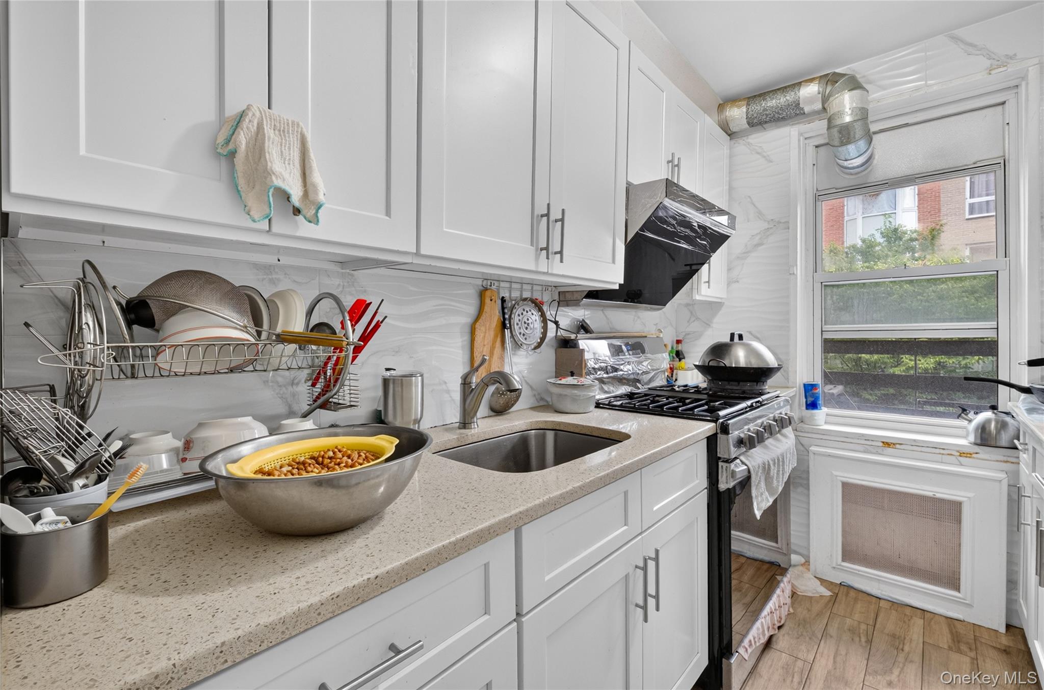 42-40 Bowne Street 2k Property Photo 10